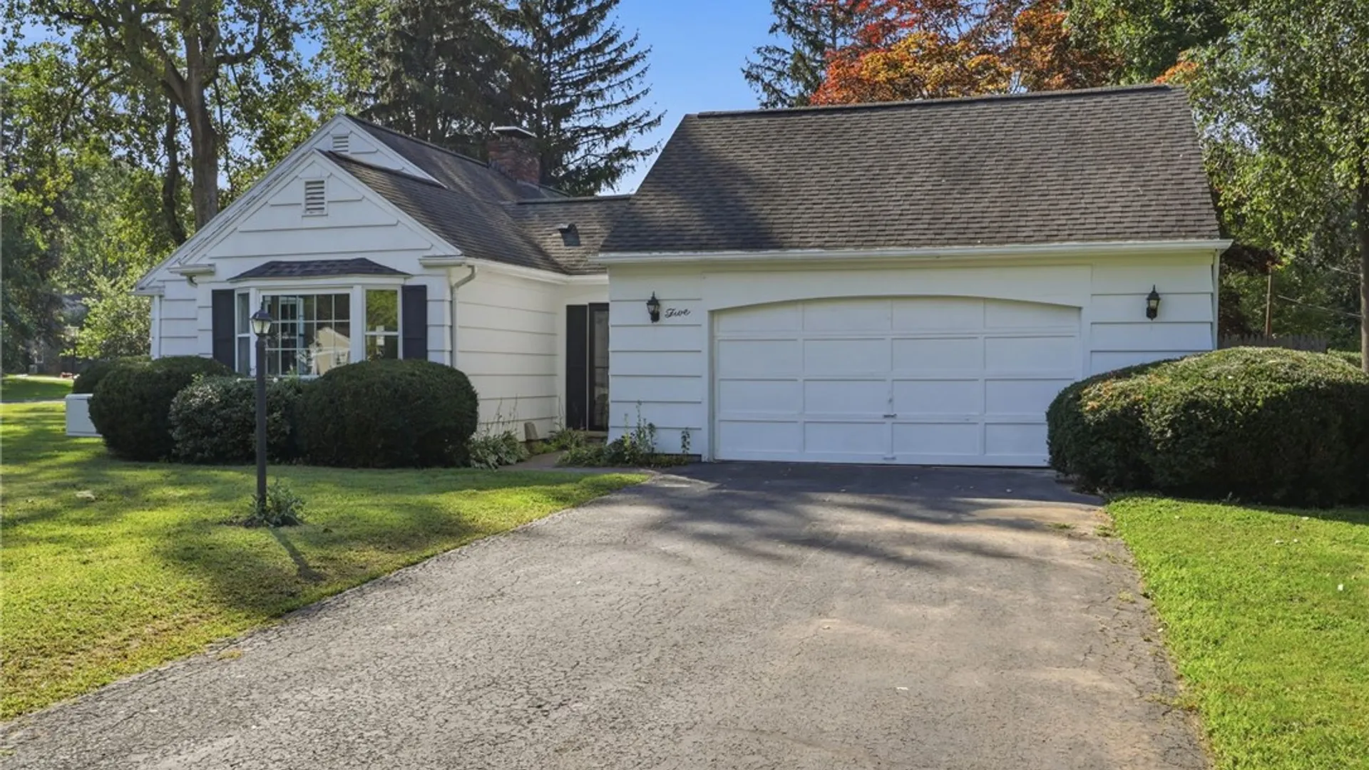 Property at 5 Duncott Road, Perinton, NY 14450 3
