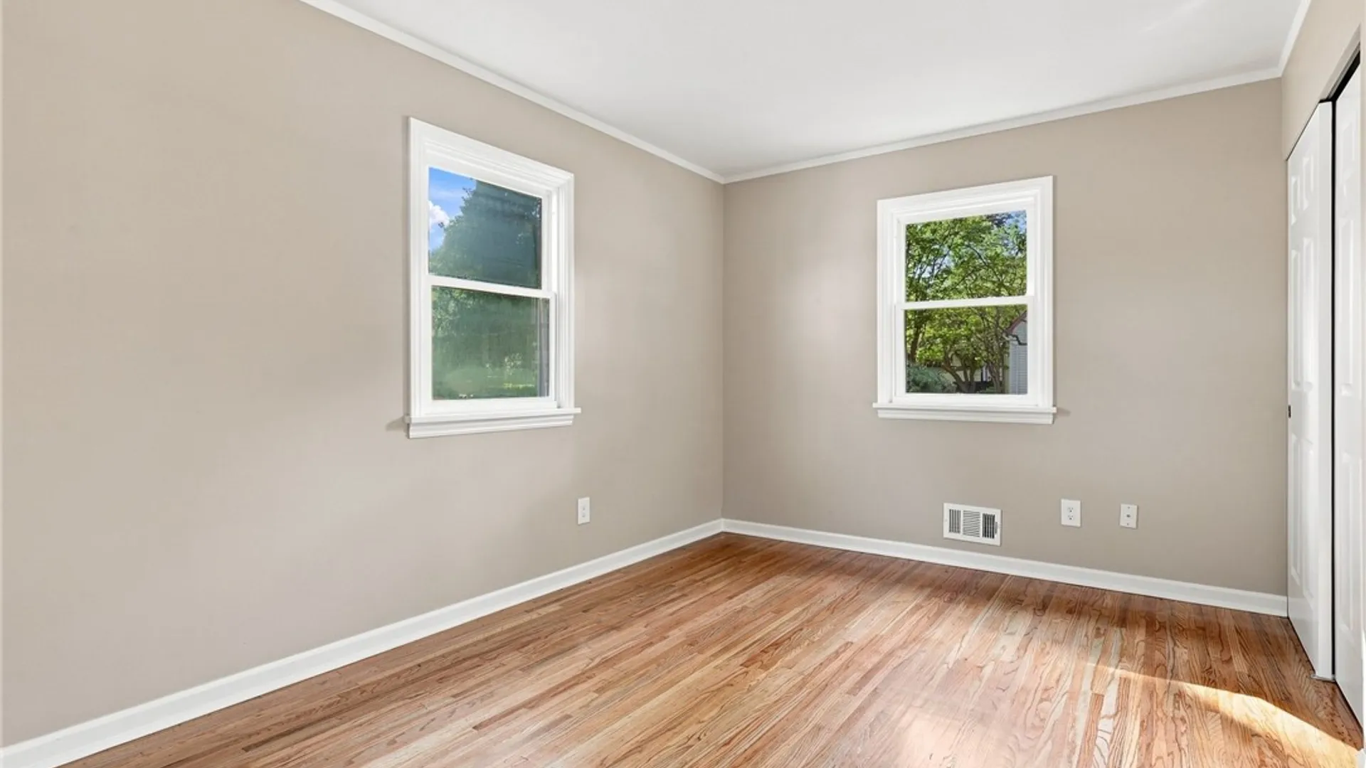 Property at 5 Duncott Road, Perinton, NY 14450 28
