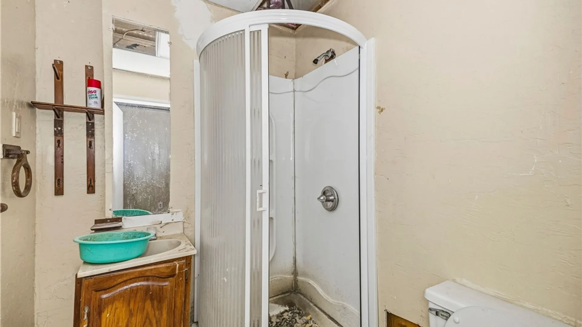 Property at 1609 Pine Avenue, Niagara Falls, NY 14301 14