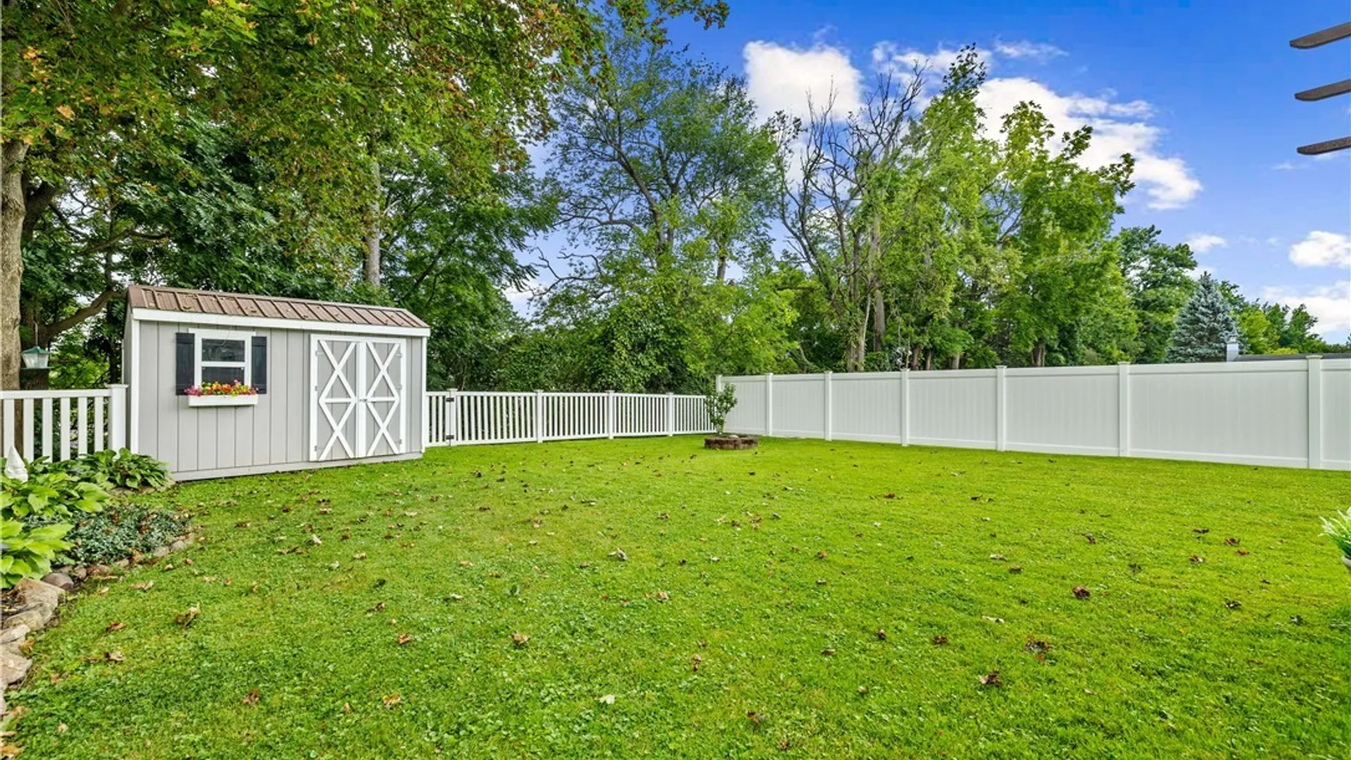 Property at 15 Leard Road, New Hartford, NY 13413 35