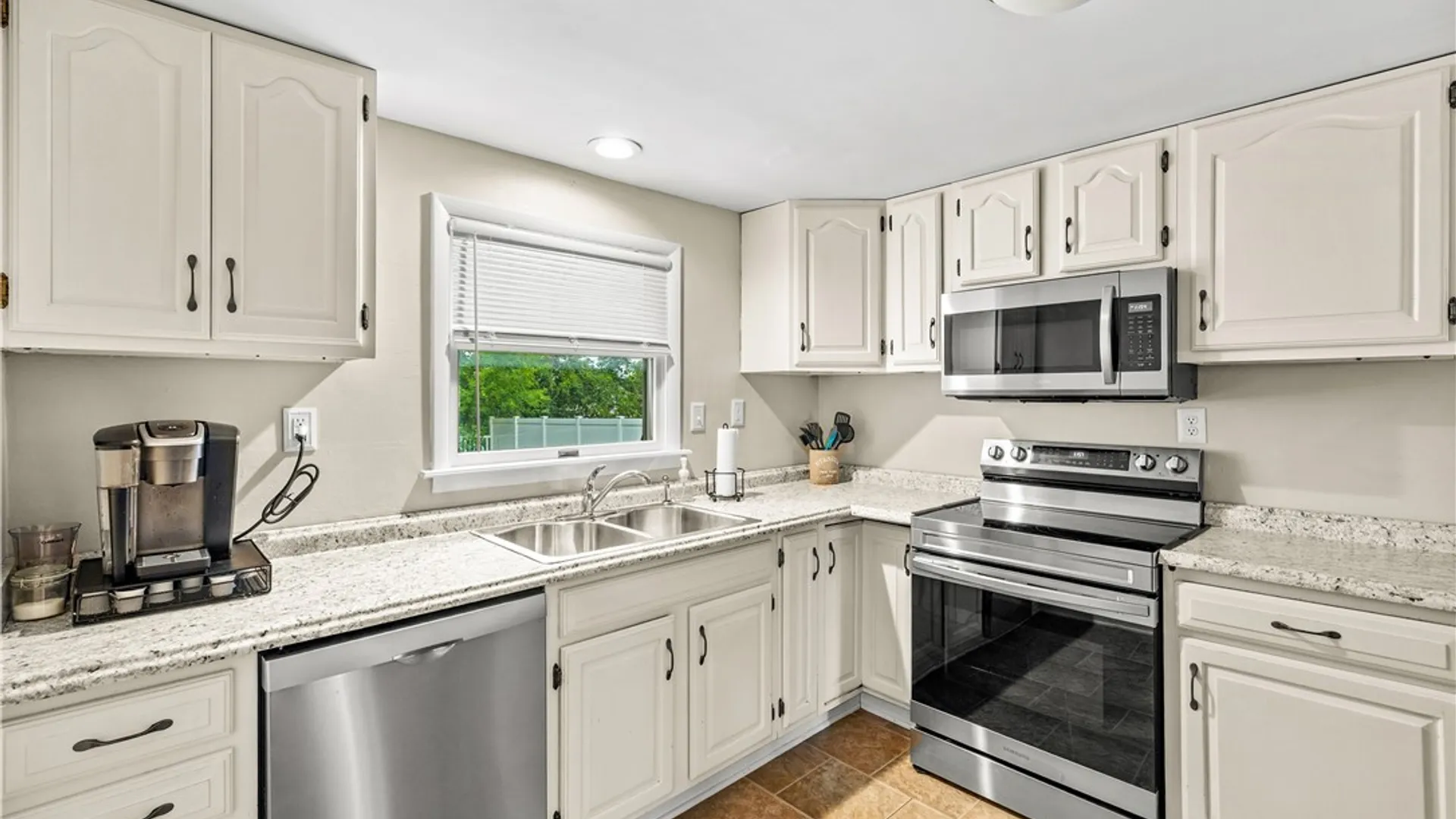 Property at 15 Leard Road, New Hartford, NY 13413 9