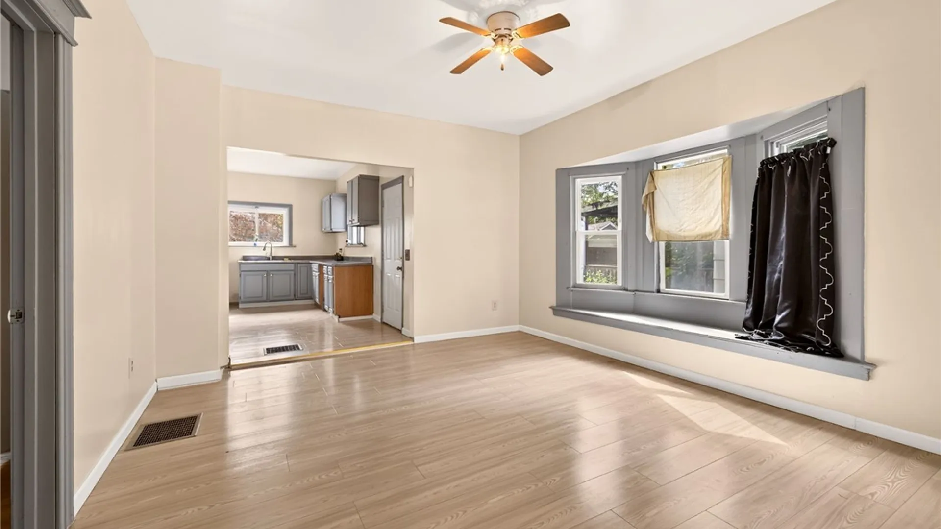 Property at 20 Home Place, Rochester, NY 14611 5