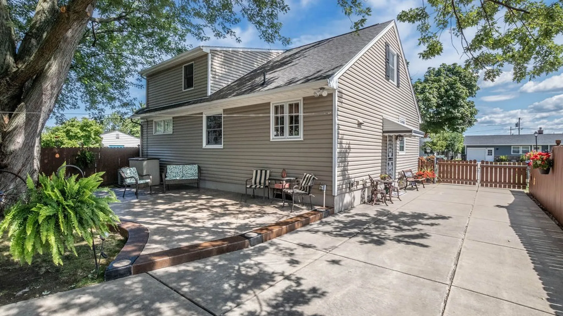 Property at 102 Glenhurst Road, Tonawanda, NY 14150 8