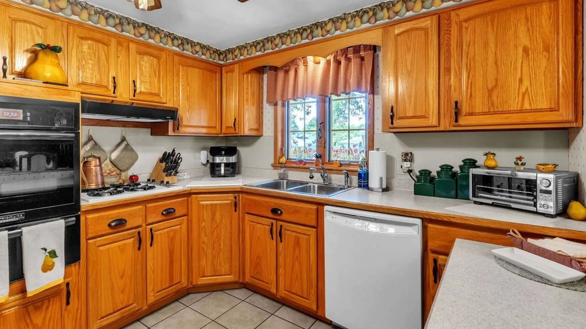 Property at 102 Glenhurst Road, Tonawanda, NY 14150 36
