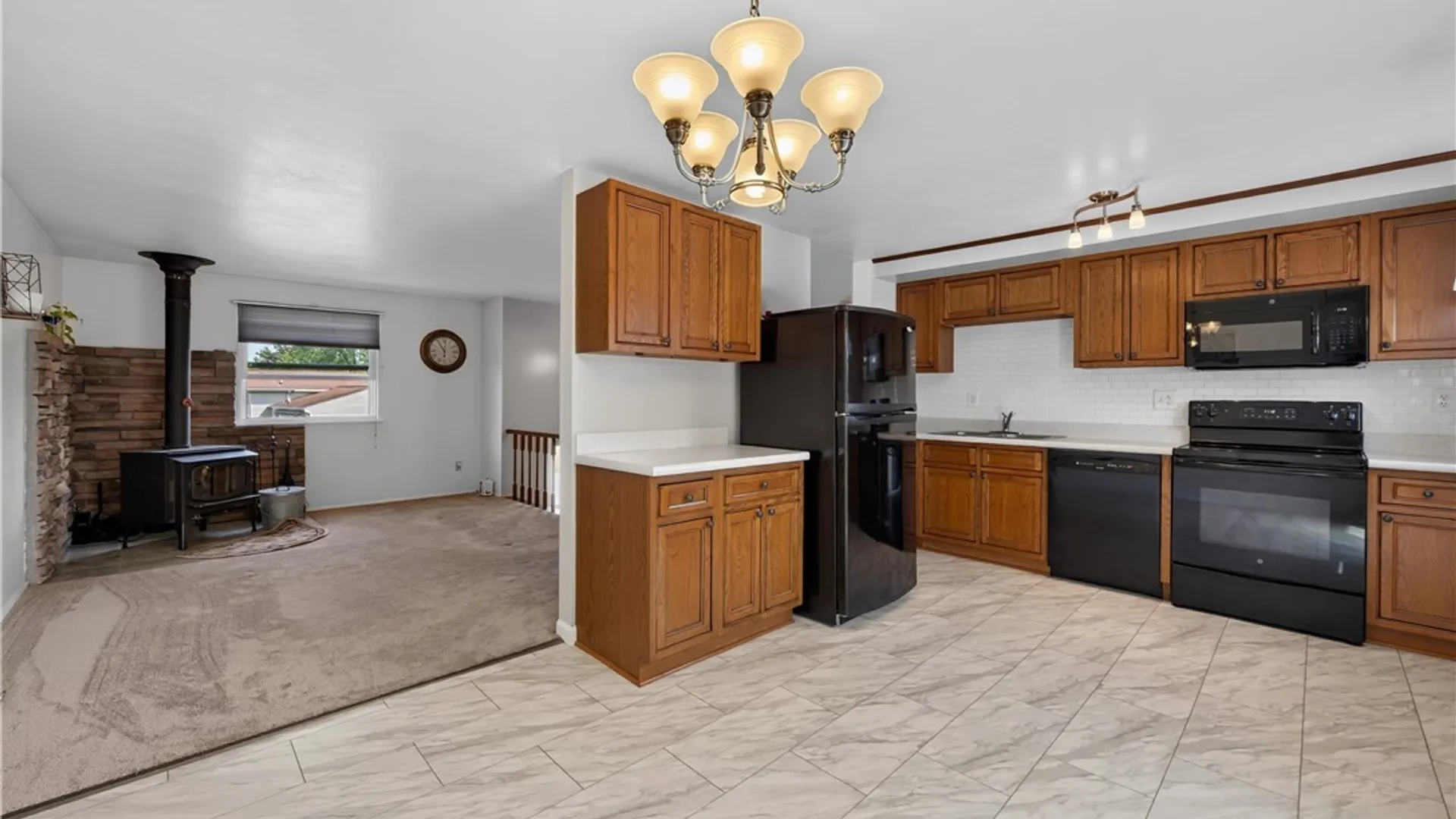 Property at 5325 Fortuna Parkway, Clay, NY 13041 11
