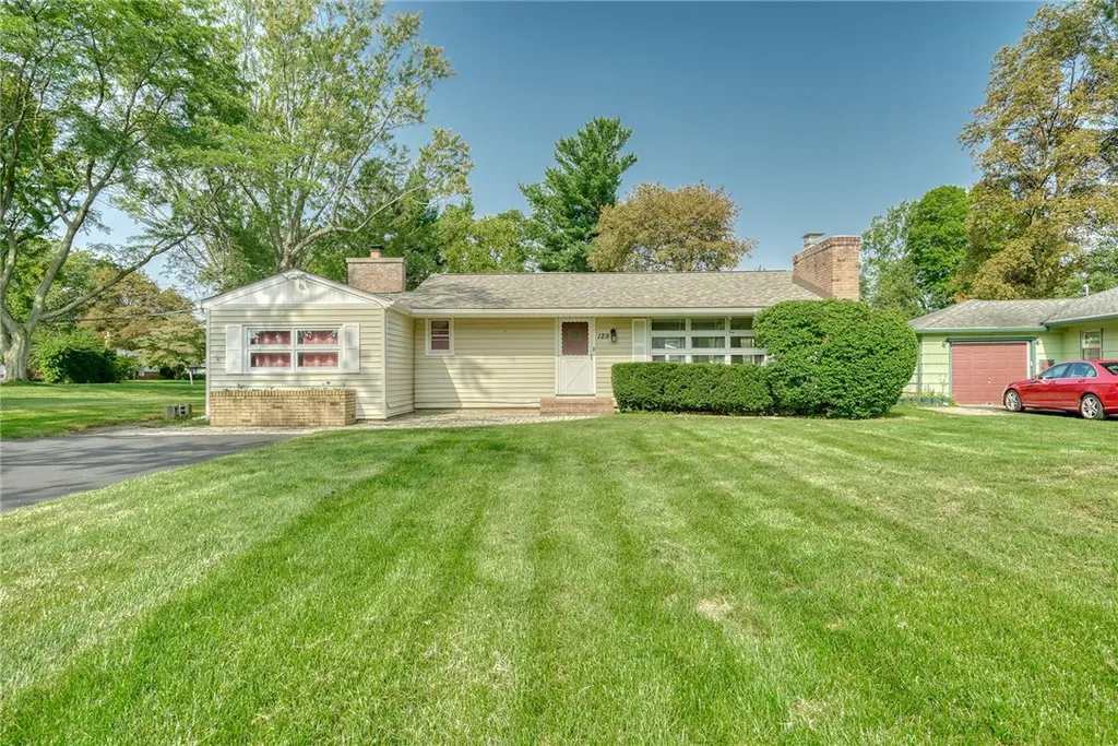 Property at 129 Brookview Drive, Irondequoit, NY 14617
