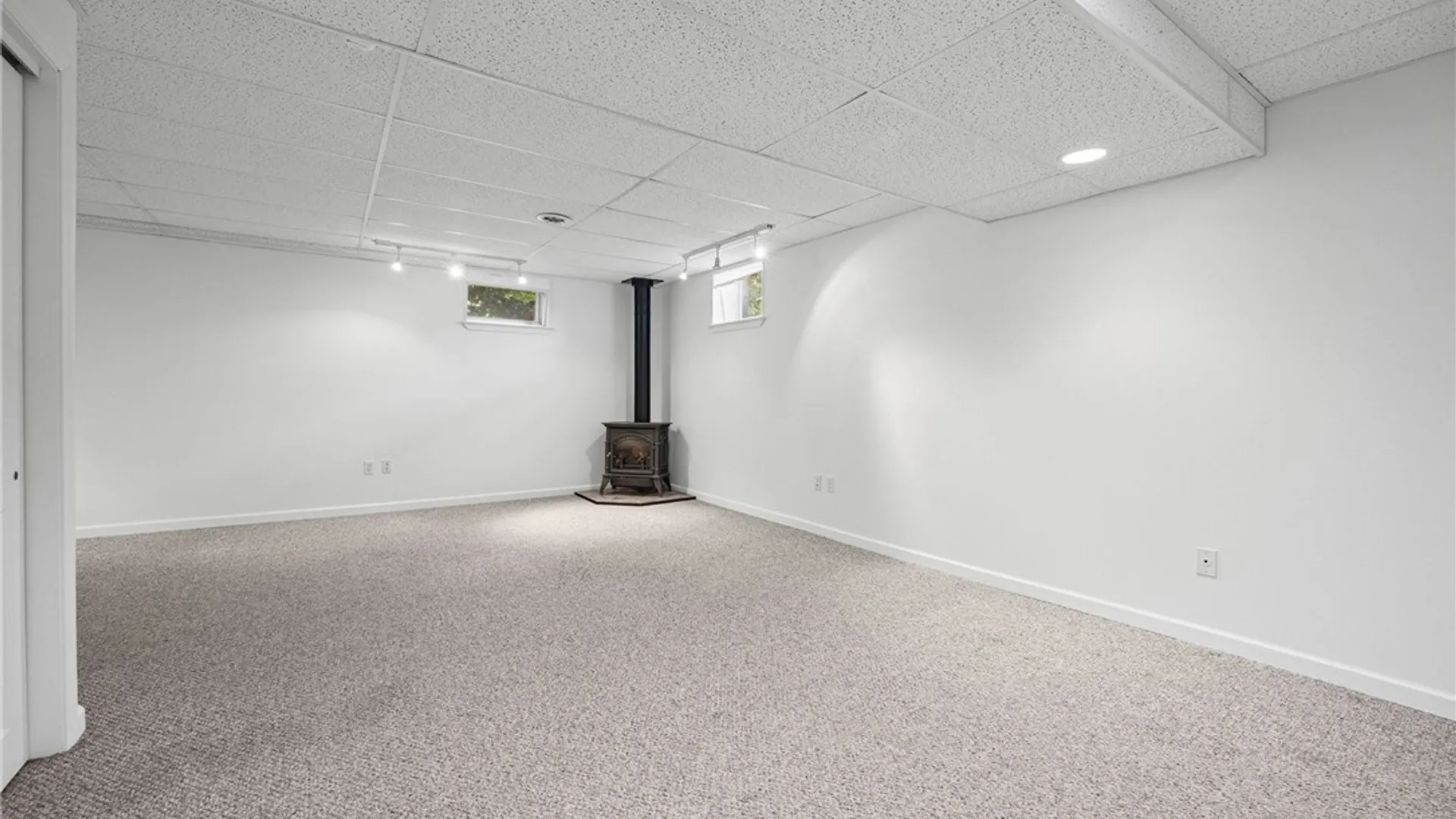 Property at 516 East Moreno Dr, Greece, NY 14626 35