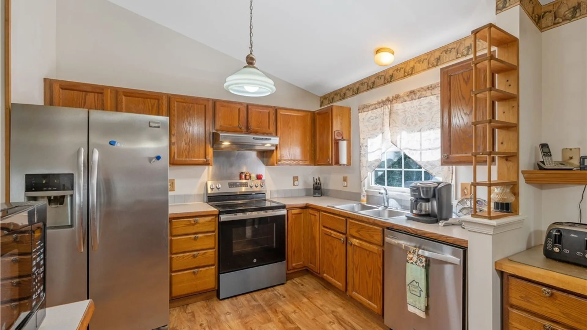 Property at 5381 Carrick Circle, Cicero, NY 13029 7