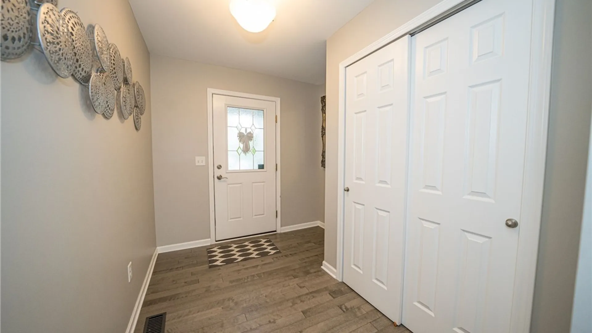 Property at 6 Denton Drive, Lancaster, NY 14086 3