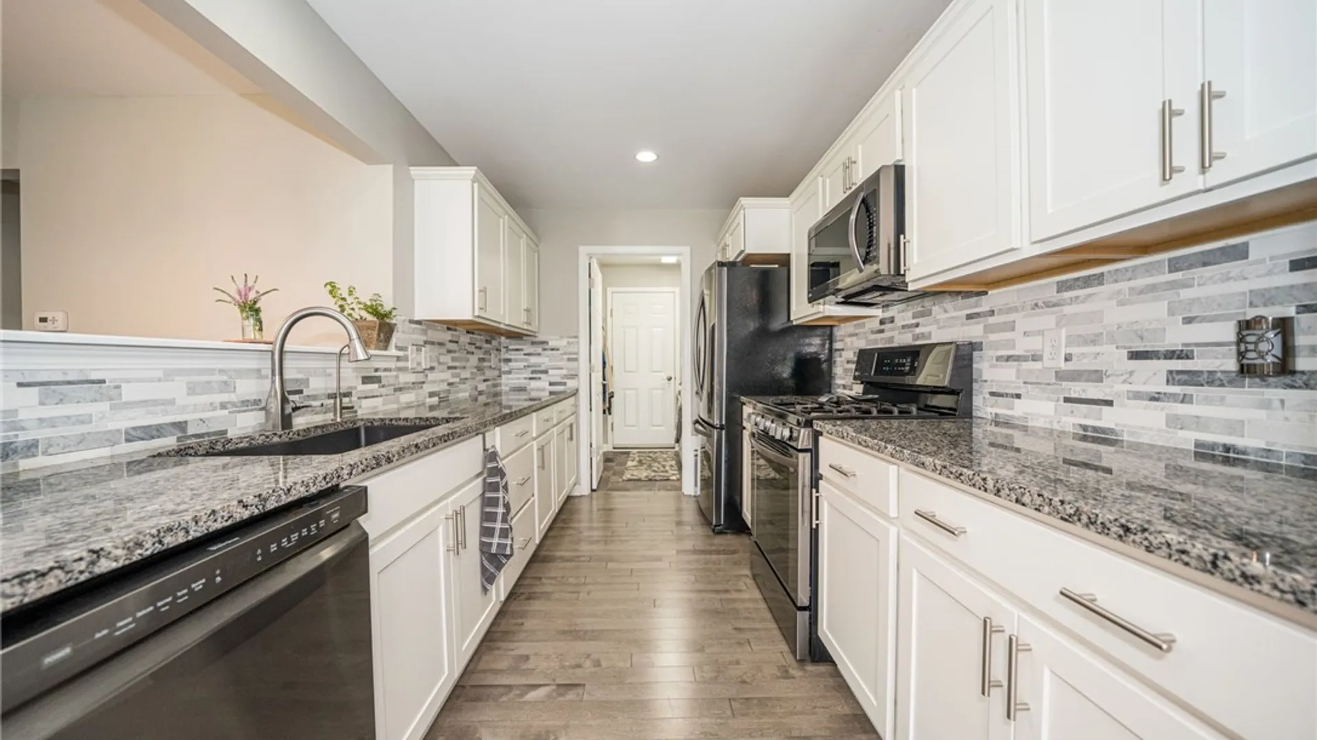 Property at 6 Denton Drive, Lancaster, NY 14086 10