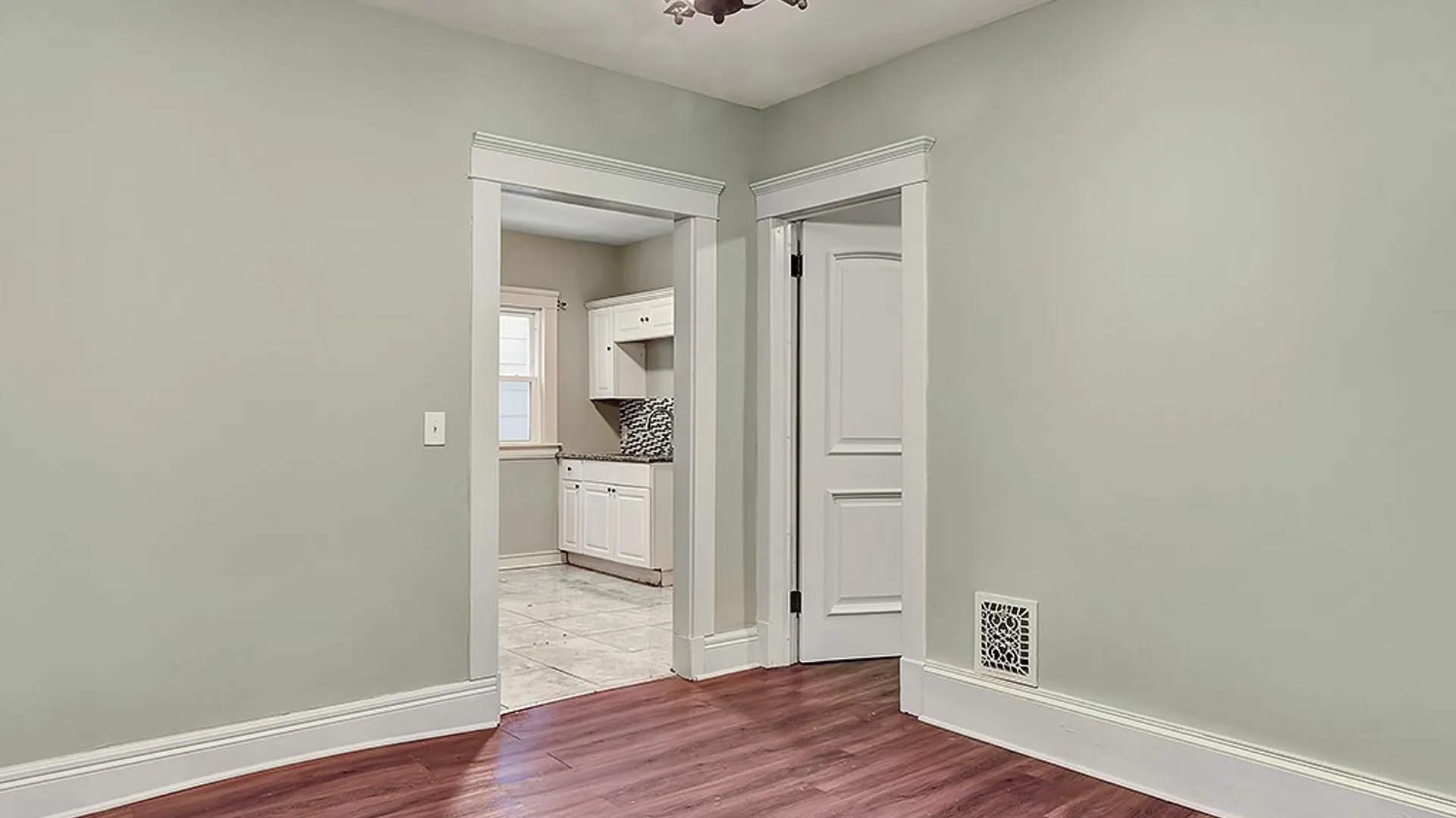 Property at 28 Horton Place, Buffalo, NY 14209 12