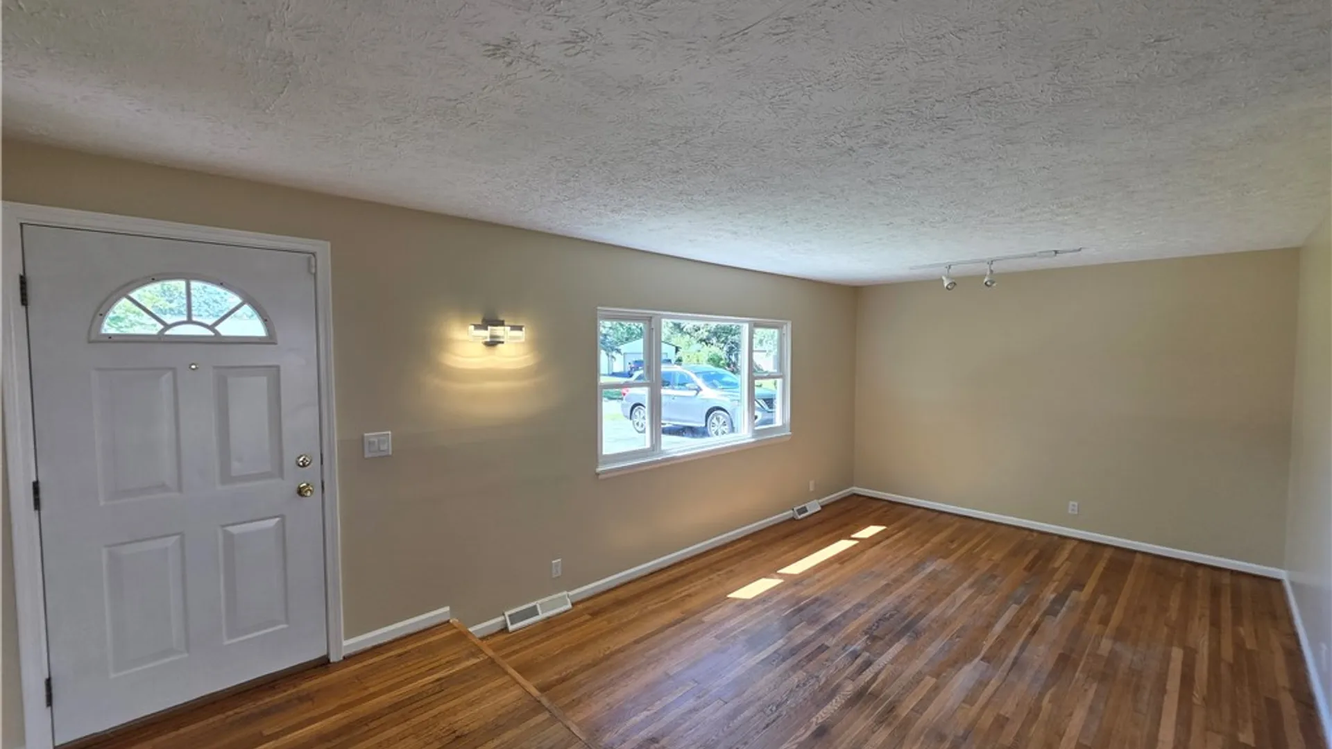 Property at 32 Golden Rod Lane, Henrietta, NY 14623 5