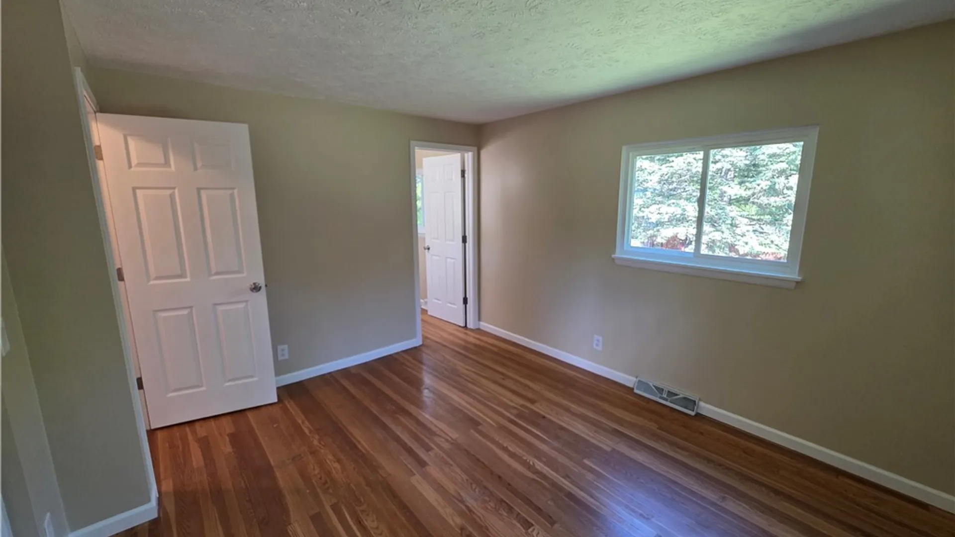 Property at 32 Golden Rod Lane, Henrietta, NY 14623 9