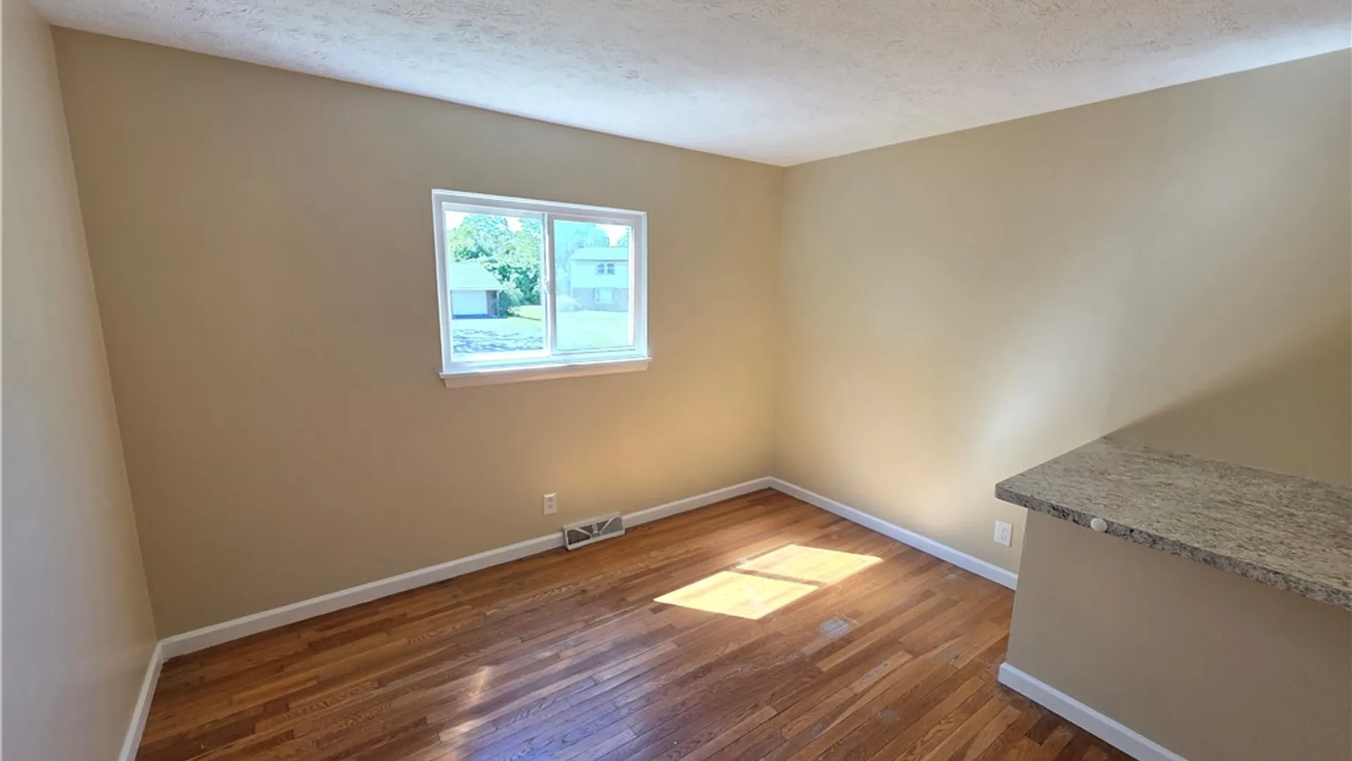 Property at 32 Golden Rod Lane, Henrietta, NY 14623 12