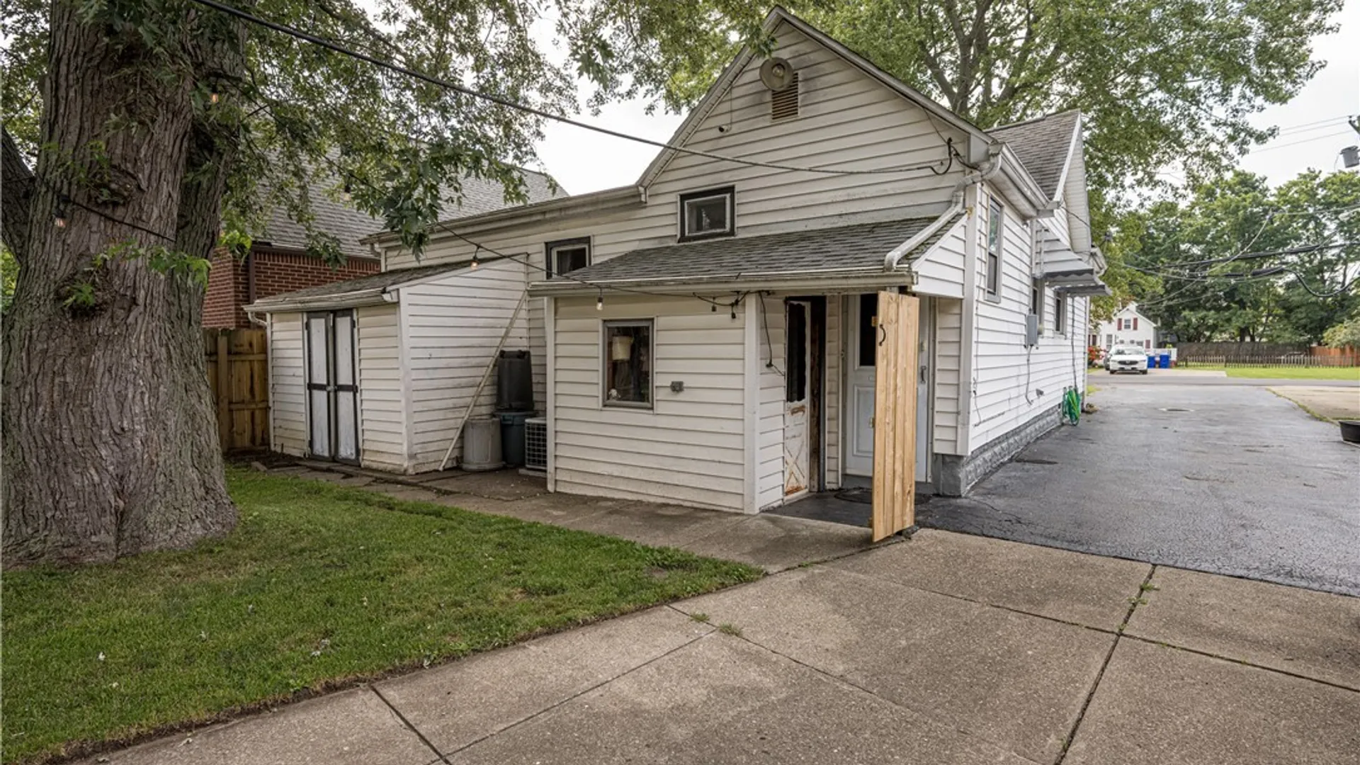 Property at 196 Indian Church Road, West Seneca, NY 14210 37