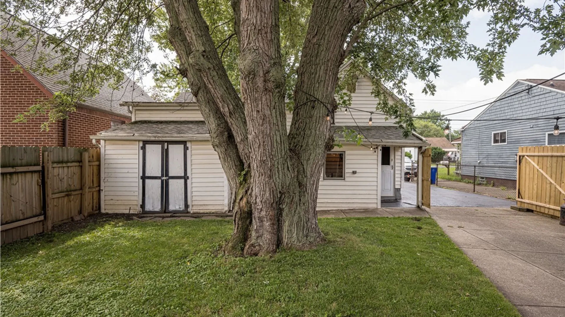 Property at 196 Indian Church Road, West Seneca, NY 14210 36