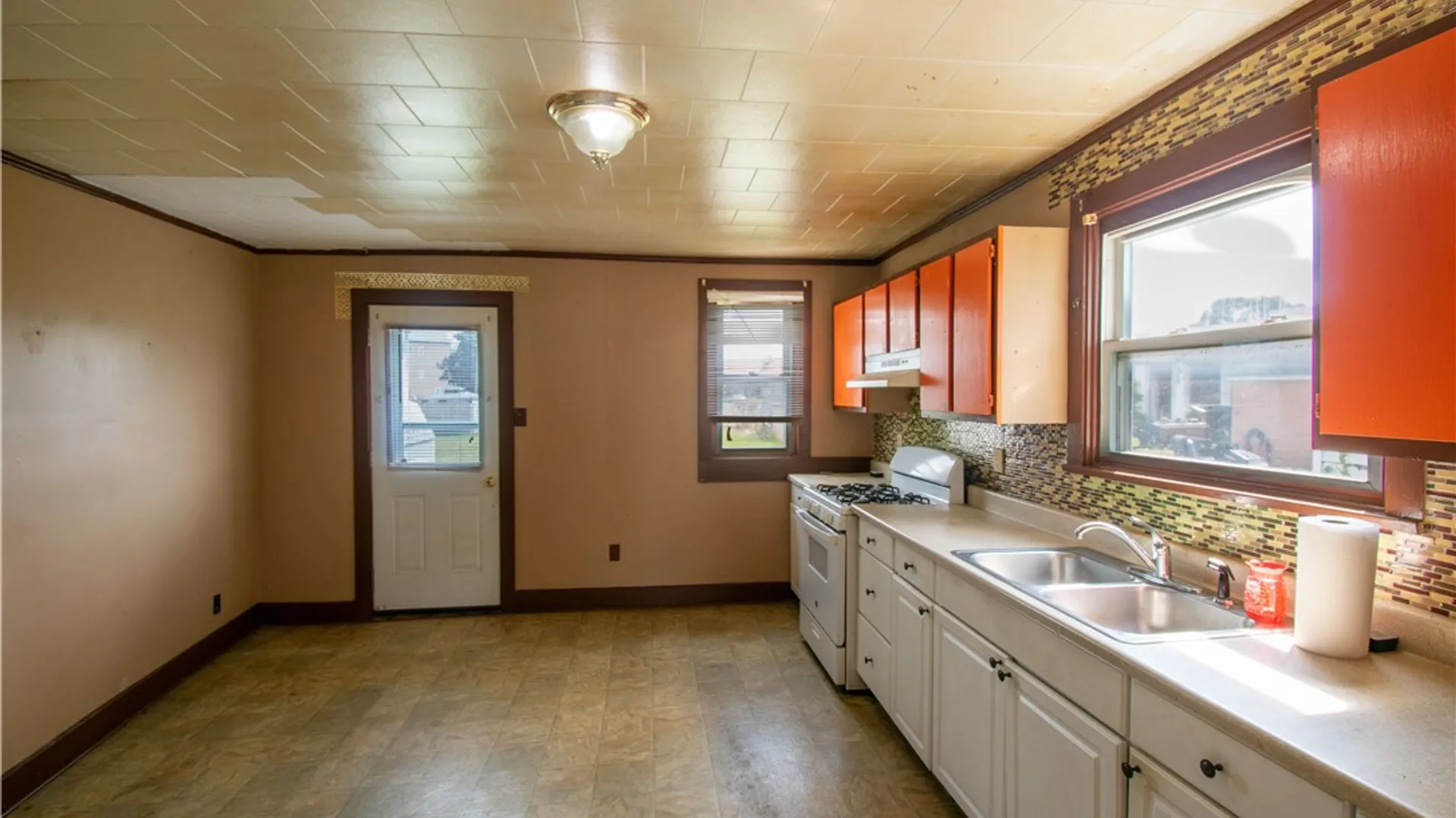 Property at 195 Exchange St, Geneva City, NY 14456 12