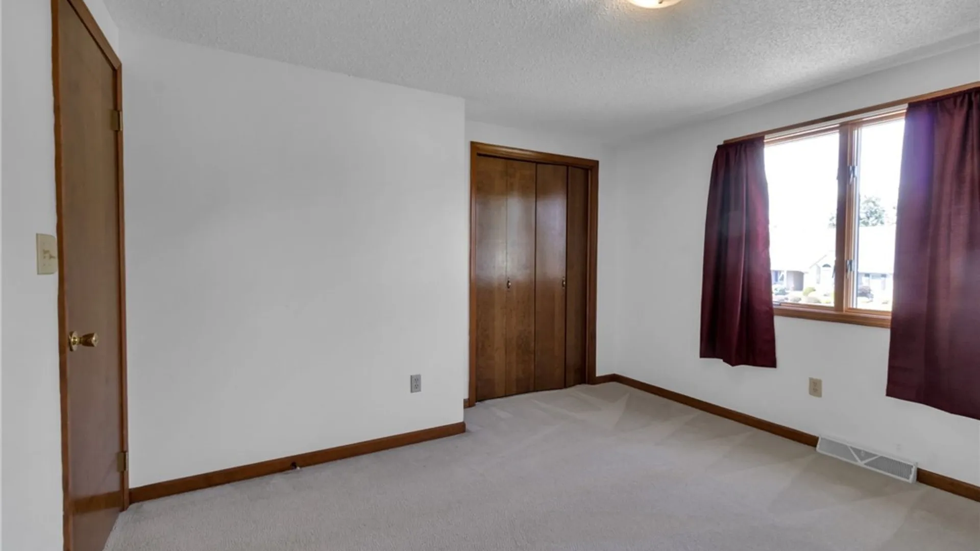 Property at 2570 David Drive, Wheatfield, NY 14304 32