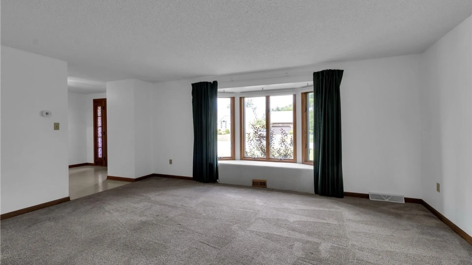 Property at 2570 David Drive, Wheatfield, NY 14304 7