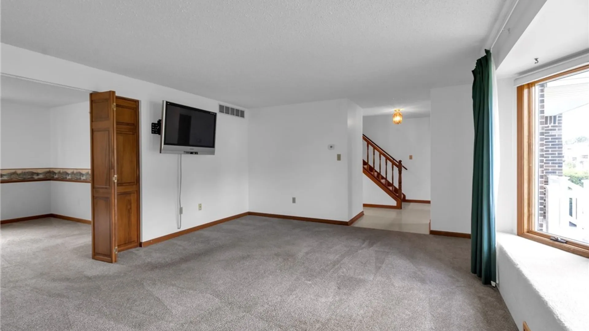 Property at 2570 David Drive, Wheatfield, NY 14304 10