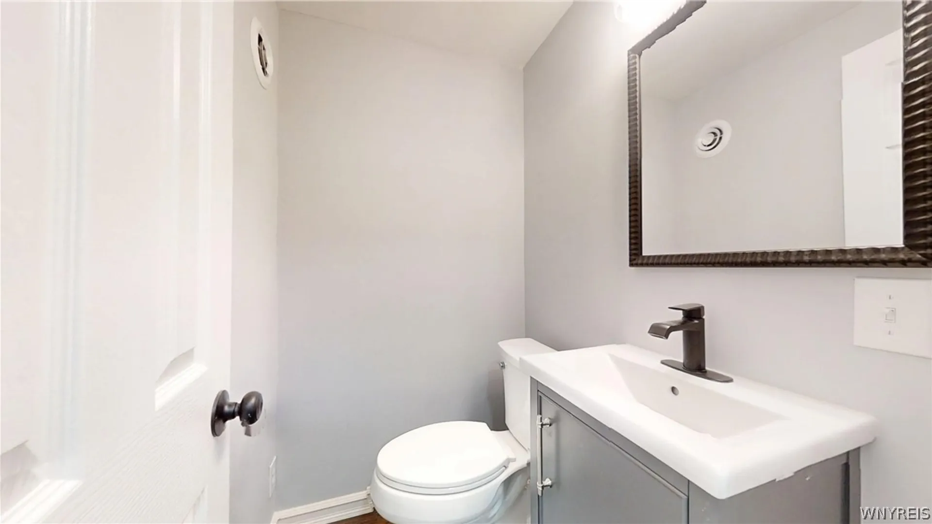 Property at 5 N Burbank Drive, Amherst, NY 14226 11