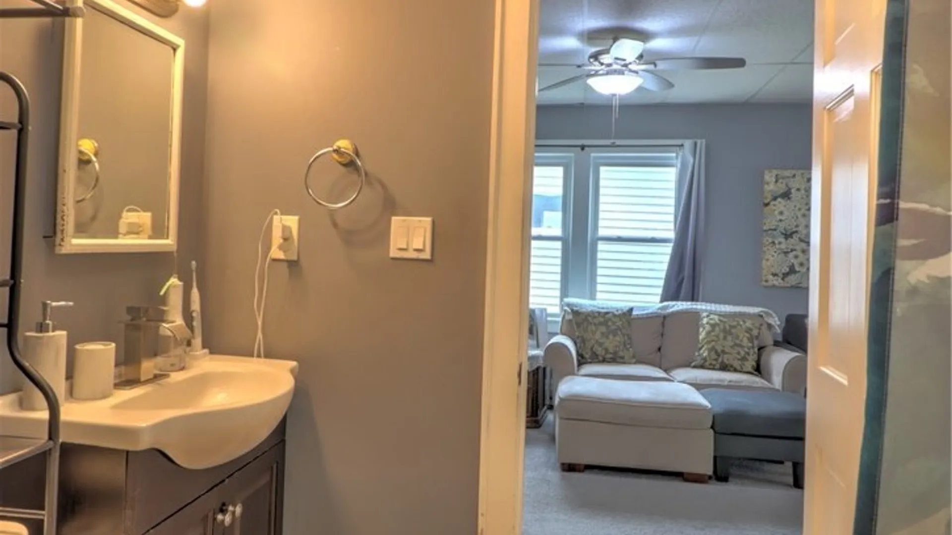 Property at 31 Alpine Place, Cheektowaga, NY 14225 13