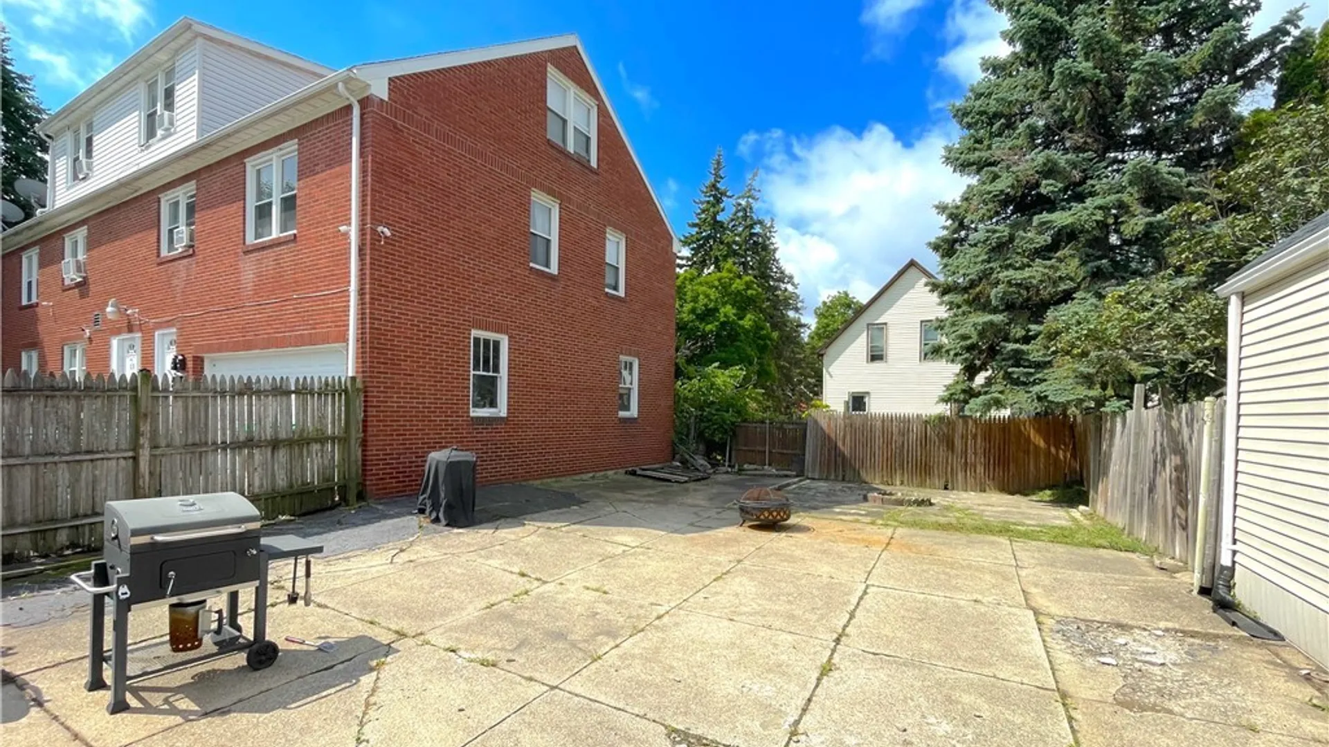 Property at 31 Alpine Place, Cheektowaga, NY 14225 28