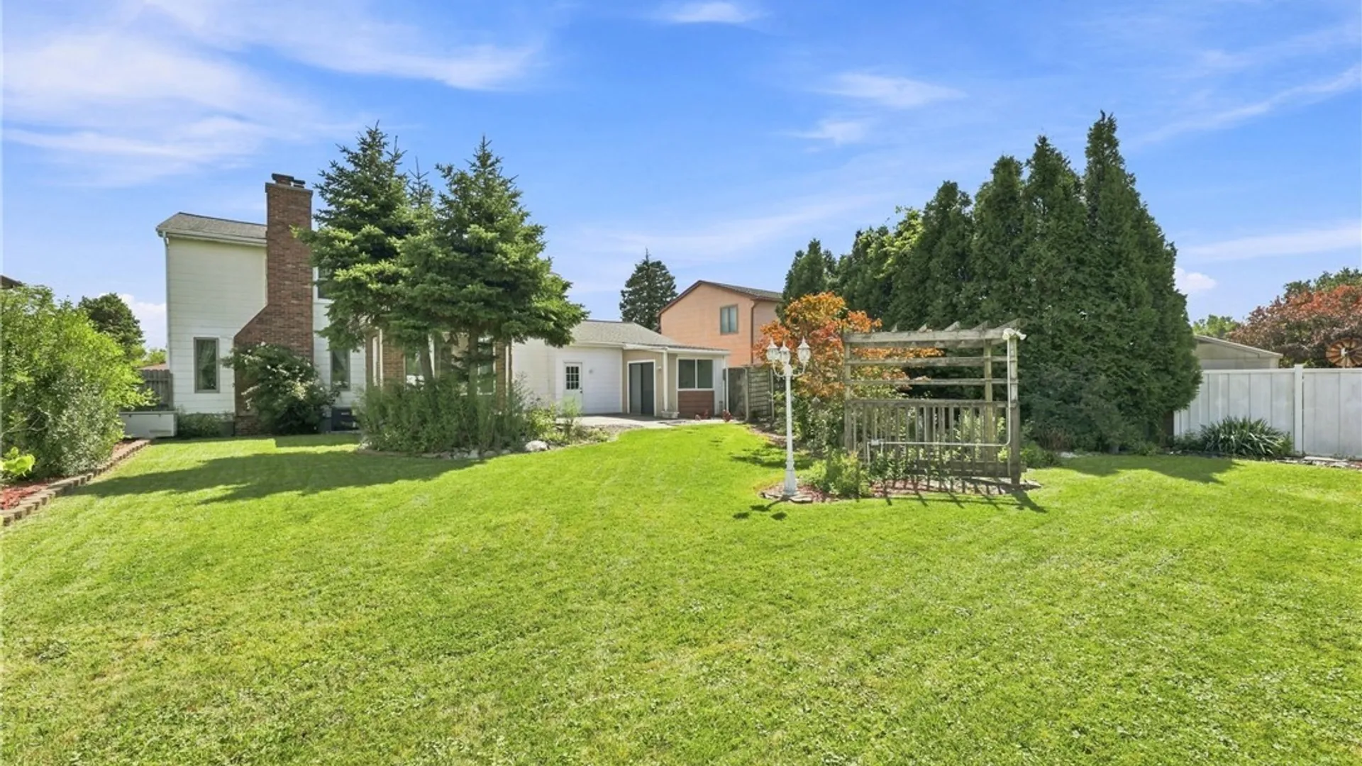 Property at 62 Deerchase Road, West Seneca, NY 14224 8