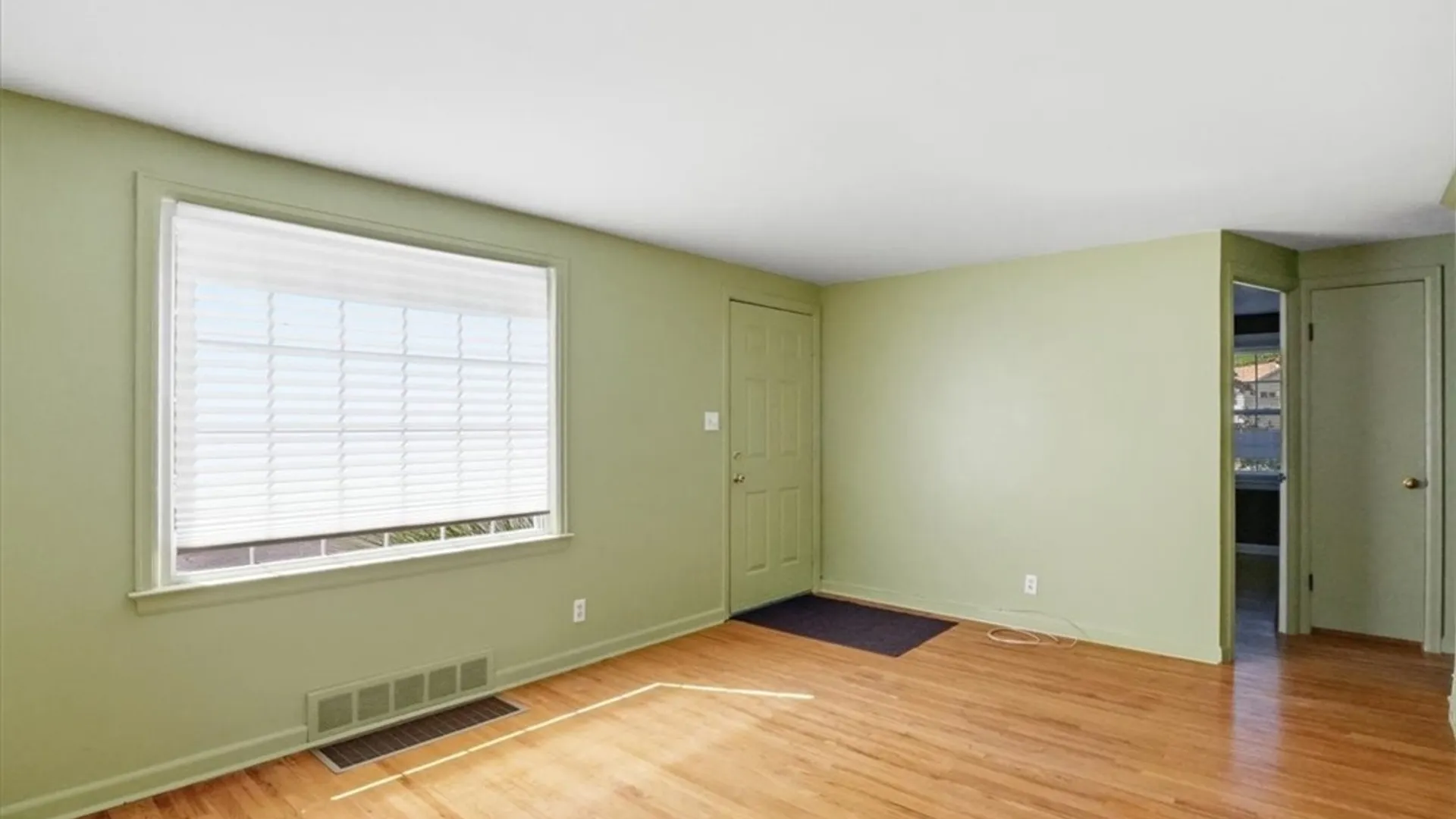 Property at 132 Farmingdale Road, Cheektowaga, NY 14225 14