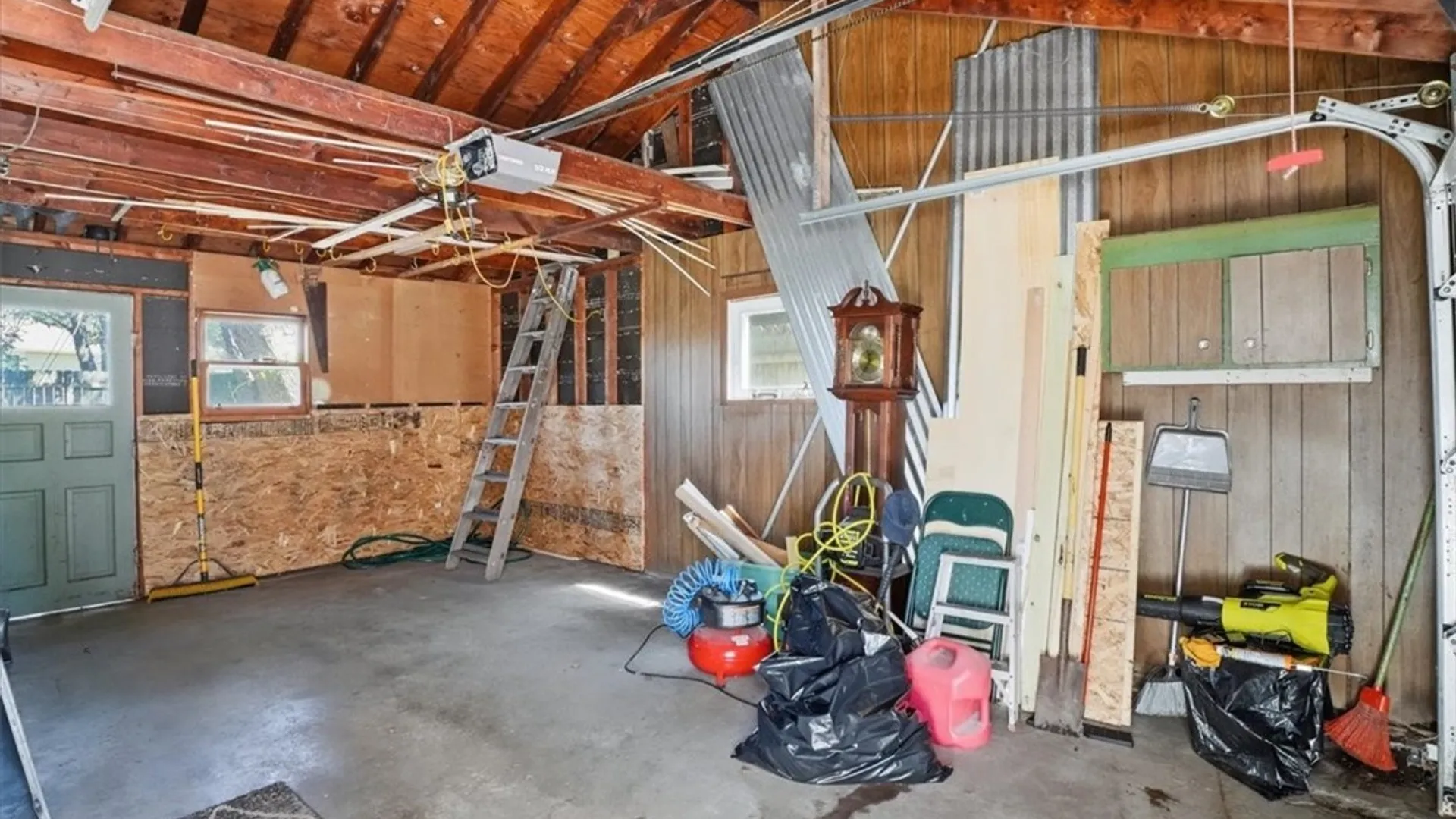Property at 132 Farmingdale Road, Cheektowaga, NY 14225 37