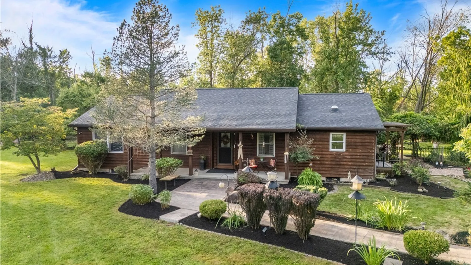 Property at 5900 Creekview Drive, Clarence, NY 14032 6