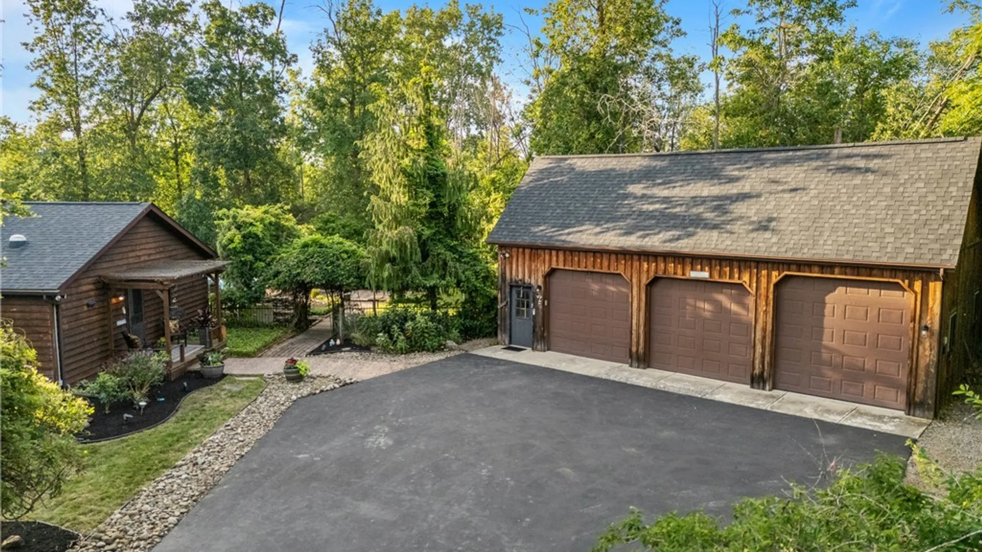 Property at 5900 Creekview Drive, Clarence, NY 14032 9