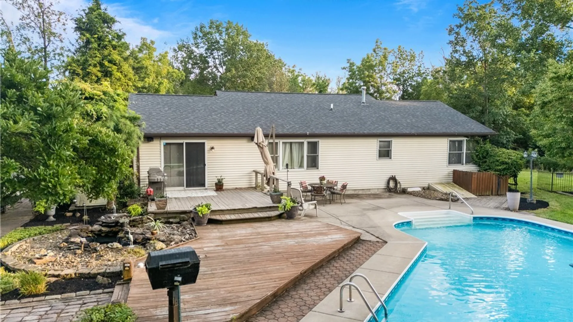 Property at 5900 Creekview Drive, Clarence, NY 14032 14