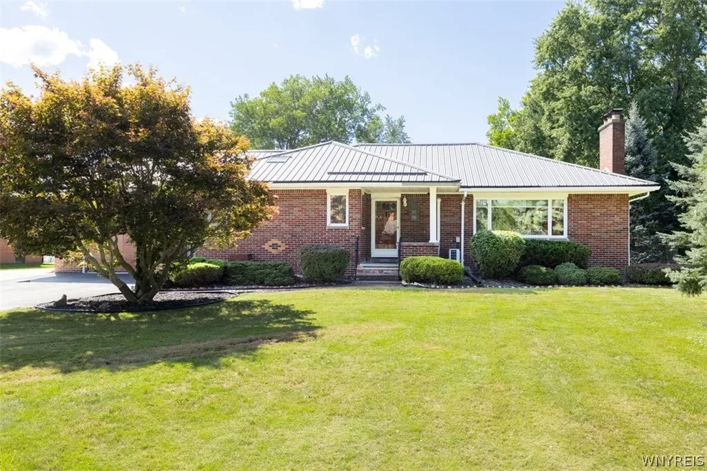 Property at 90 Homeward Place, Elma, NY 14059