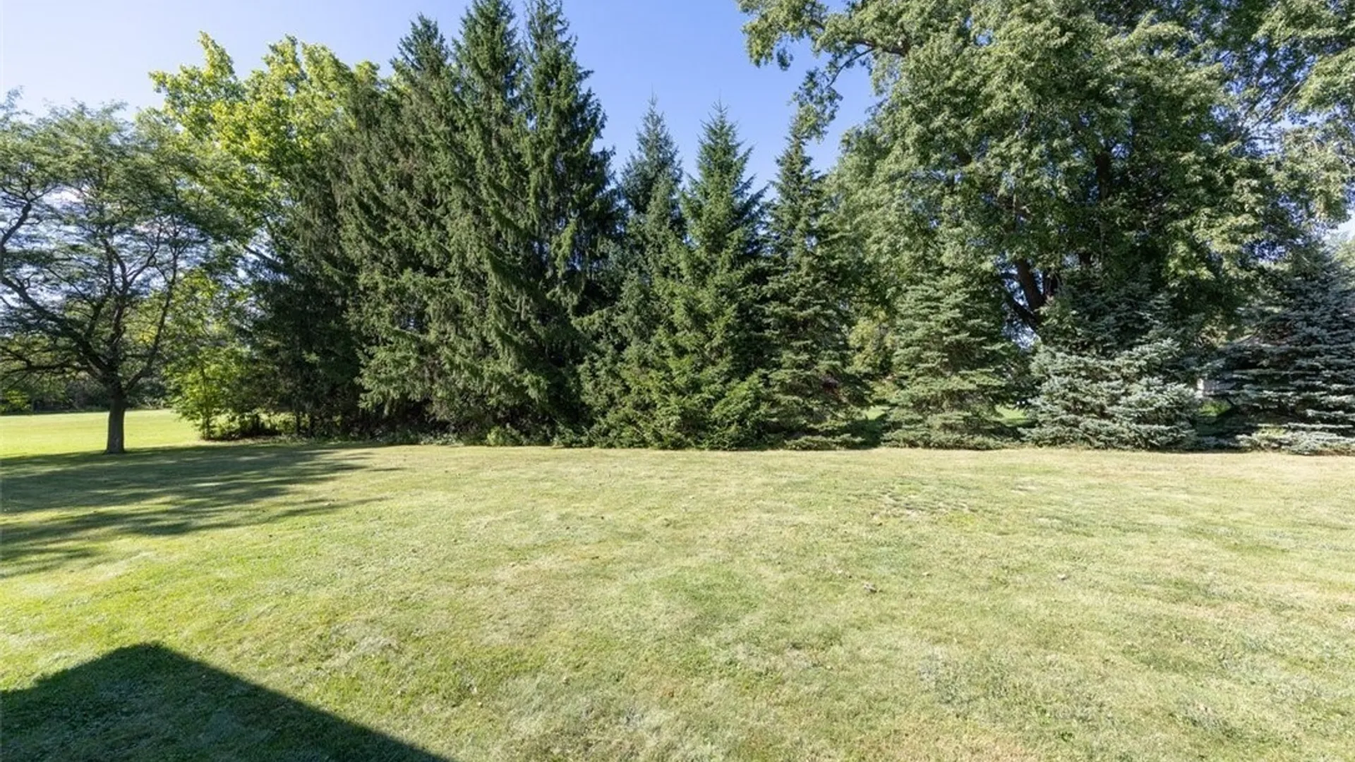 Property at 90 Homeward Place, Elma, NY 14059 18