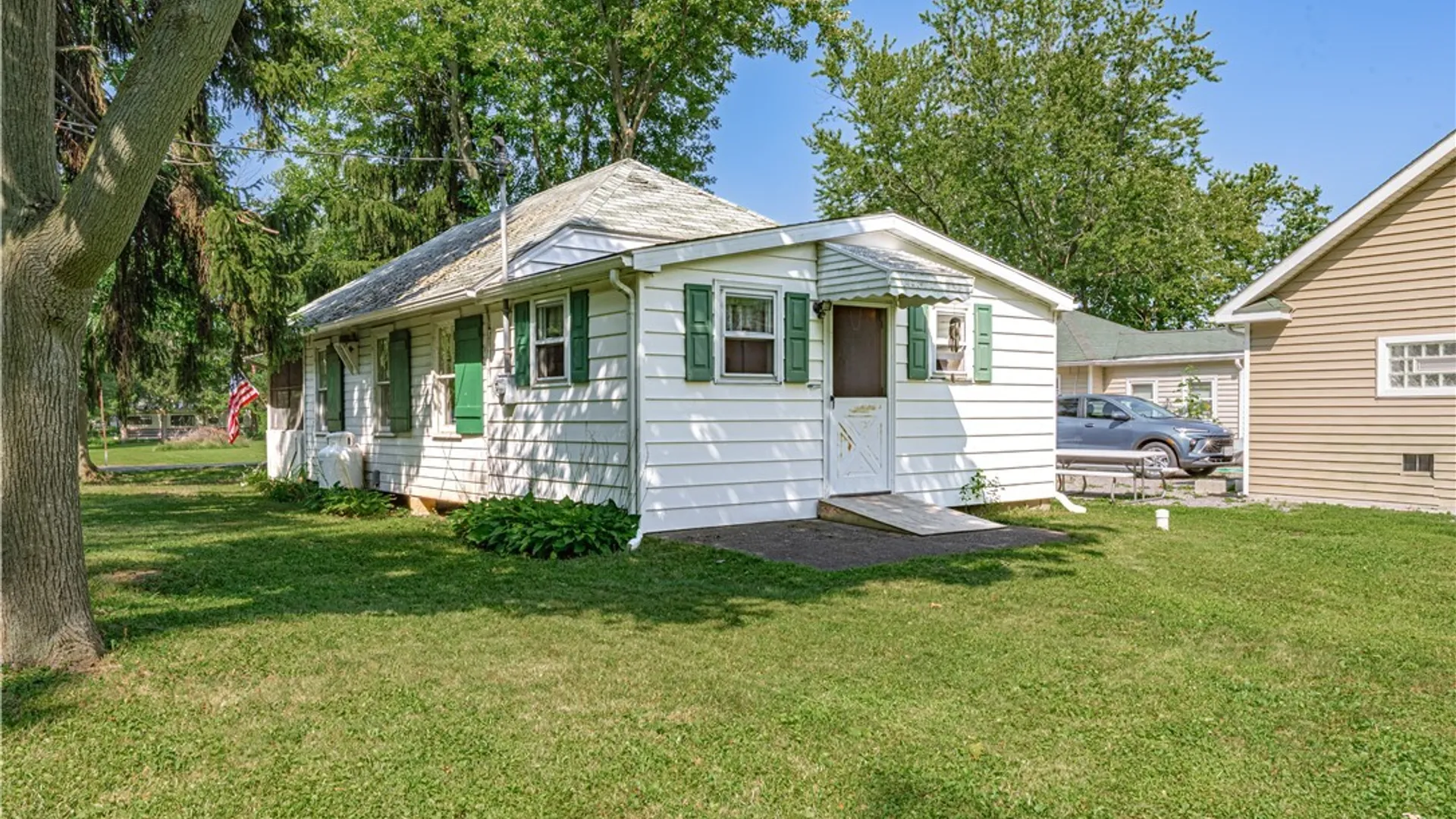 Property at 3280 Orchard Place, Wilson, NY 14172 4