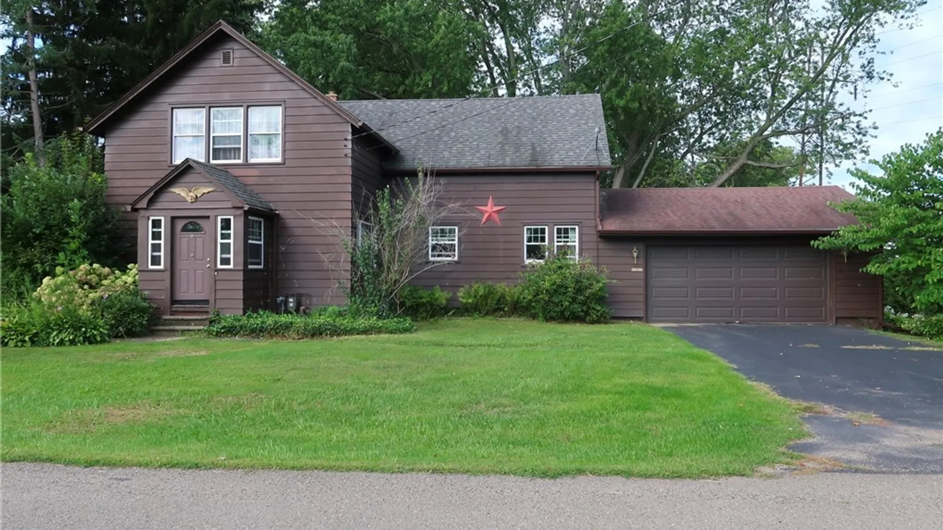 Property at 17015 Ontario Road, Hanover, NY 14081 4
