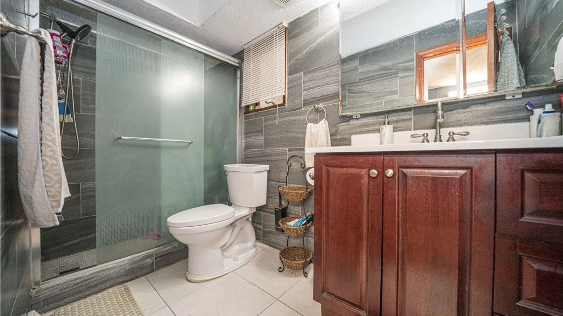 Property at 65 Gardenvale Drive, Cheektowaga, NY 14225 8