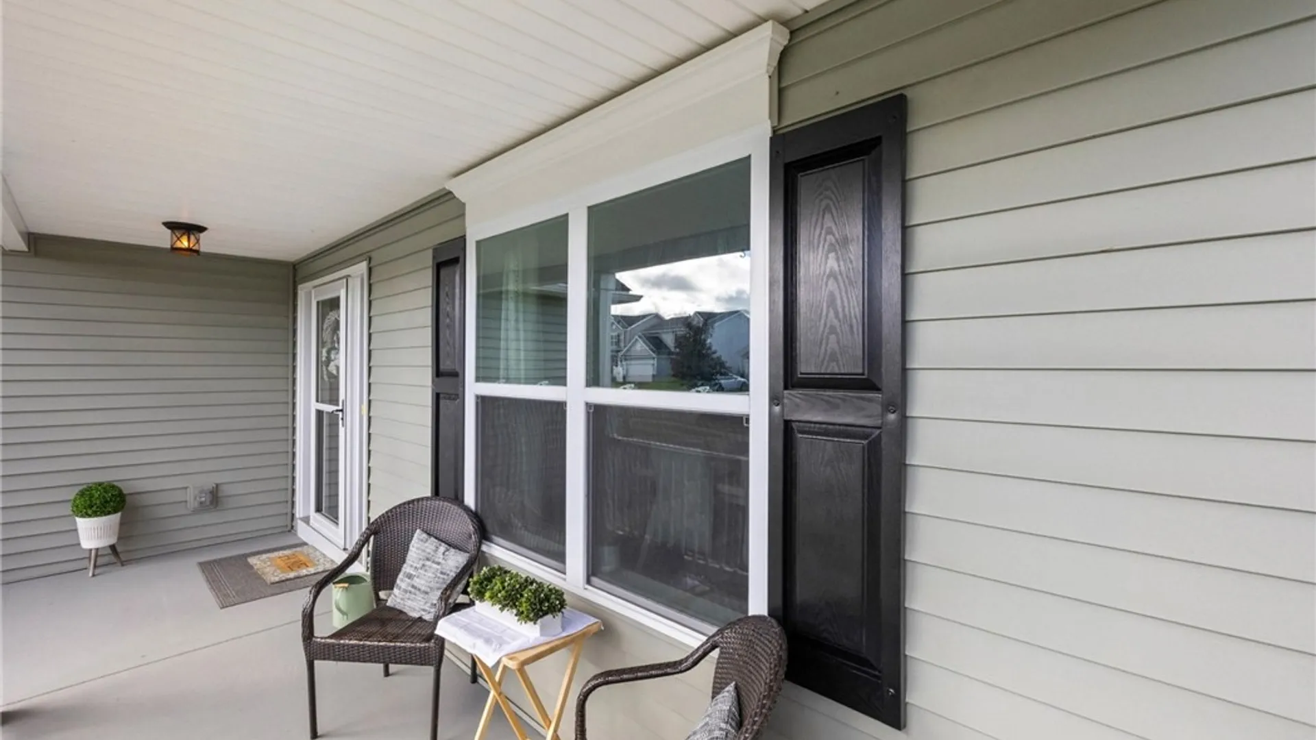 Property at 77 Rangers Court, Greece, NY 14612 4