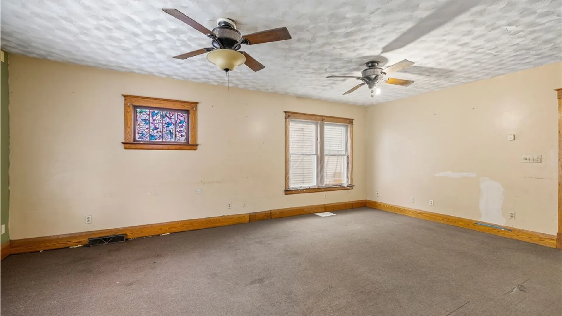 Property at 2439 Niagara Avenue, Niagara Falls, NY 14305 4