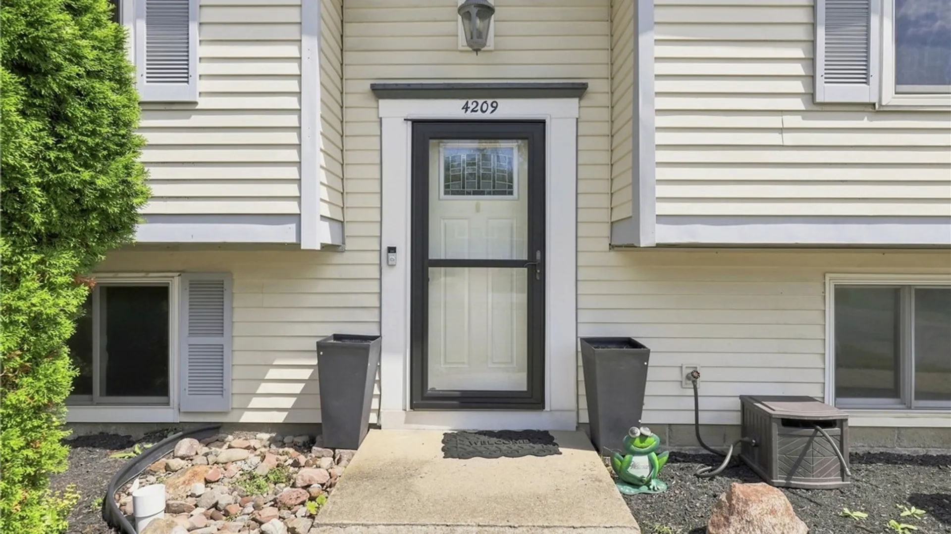 Property at 4209 Polly Lane, Hamburg, NY 14075 3