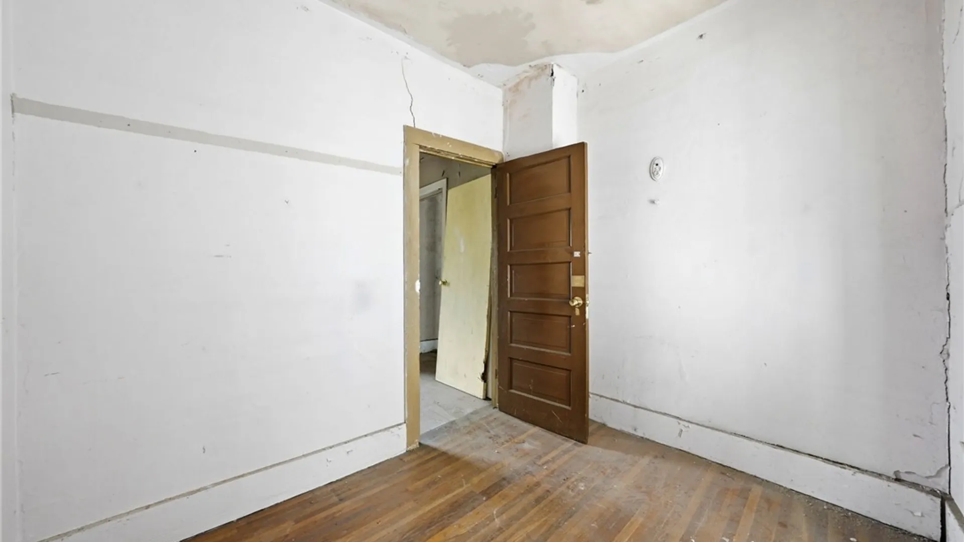 Property at 252 15th Street, Buffalo, NY 14213 24