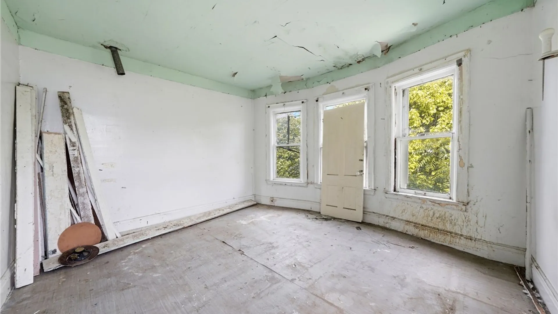 Property at 252 15th Street, Buffalo, NY 14213 25