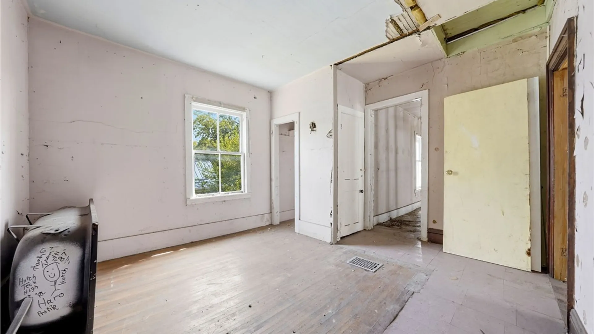 Property at 252 15th Street, Buffalo, NY 14213 28