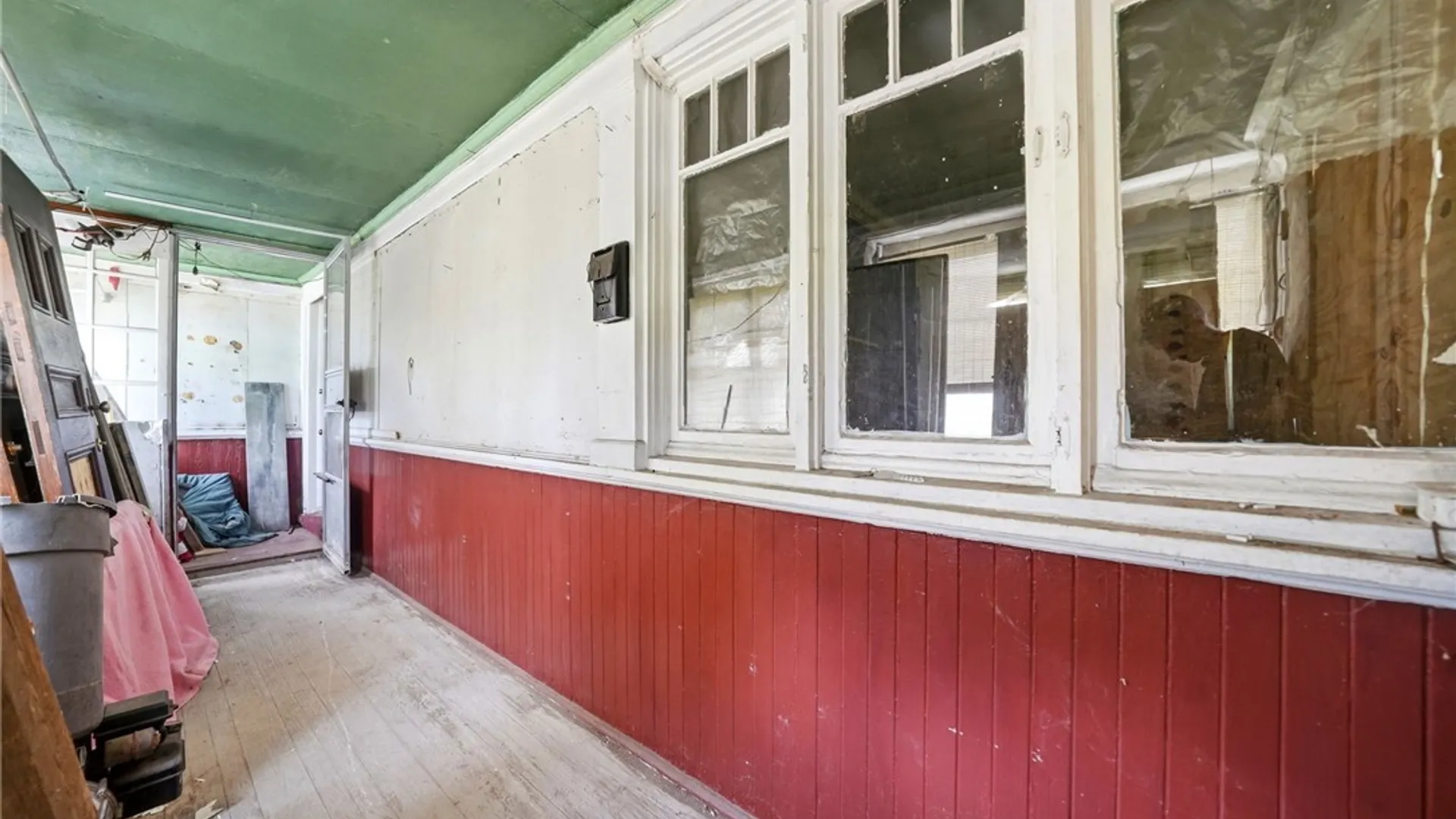 Property at 252 15th Street, Buffalo, NY 14213 3