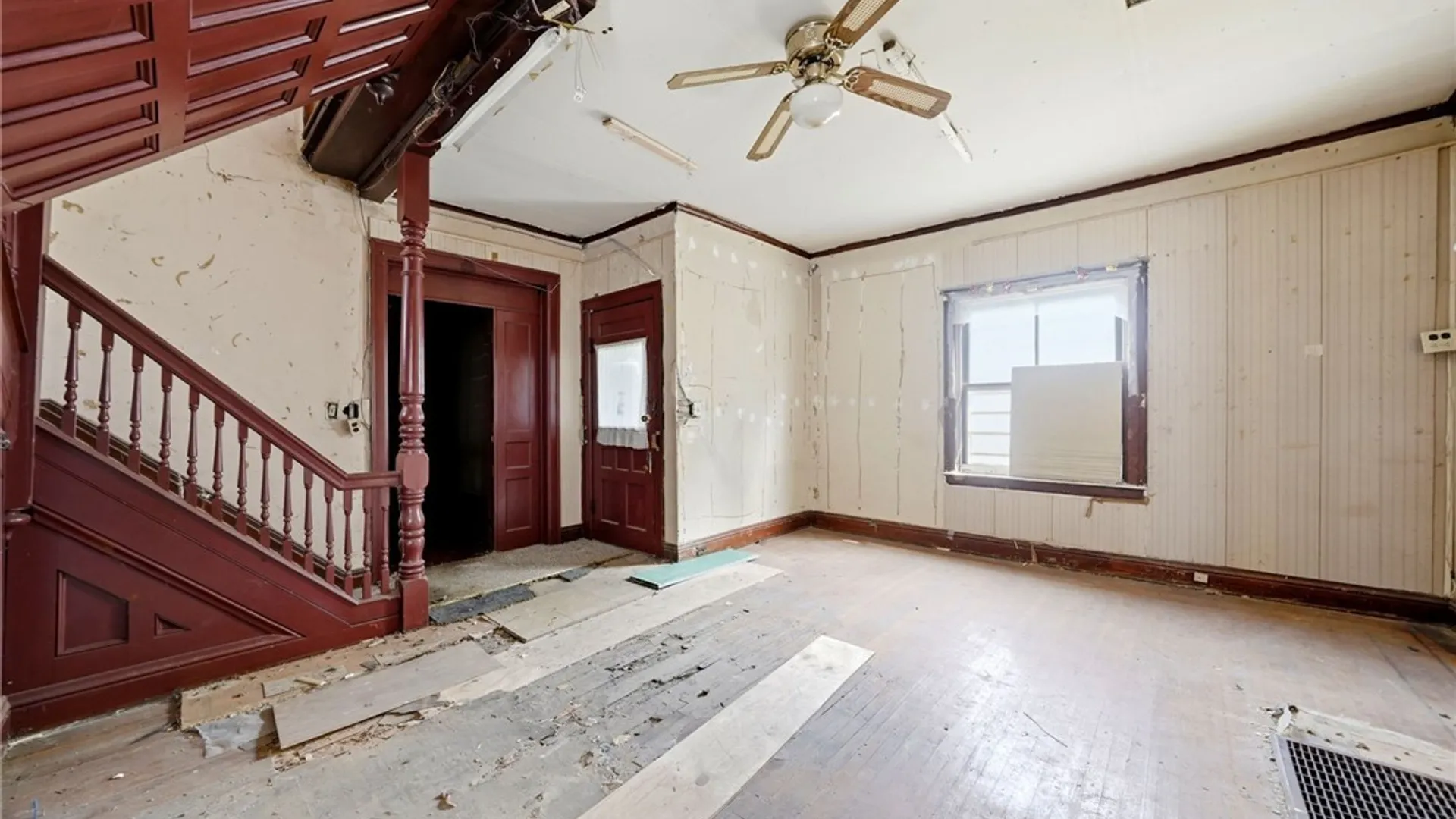 Property at 252 15th Street, Buffalo, NY 14213 5