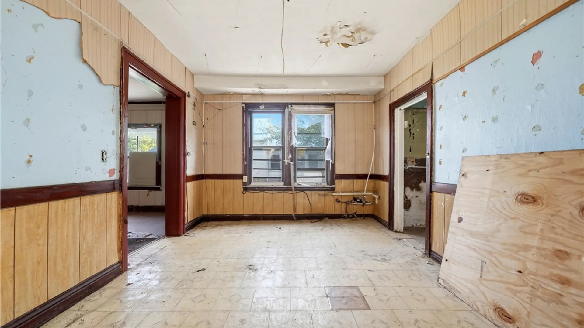 Property at 252 15th Street, Buffalo, NY 14213 11
