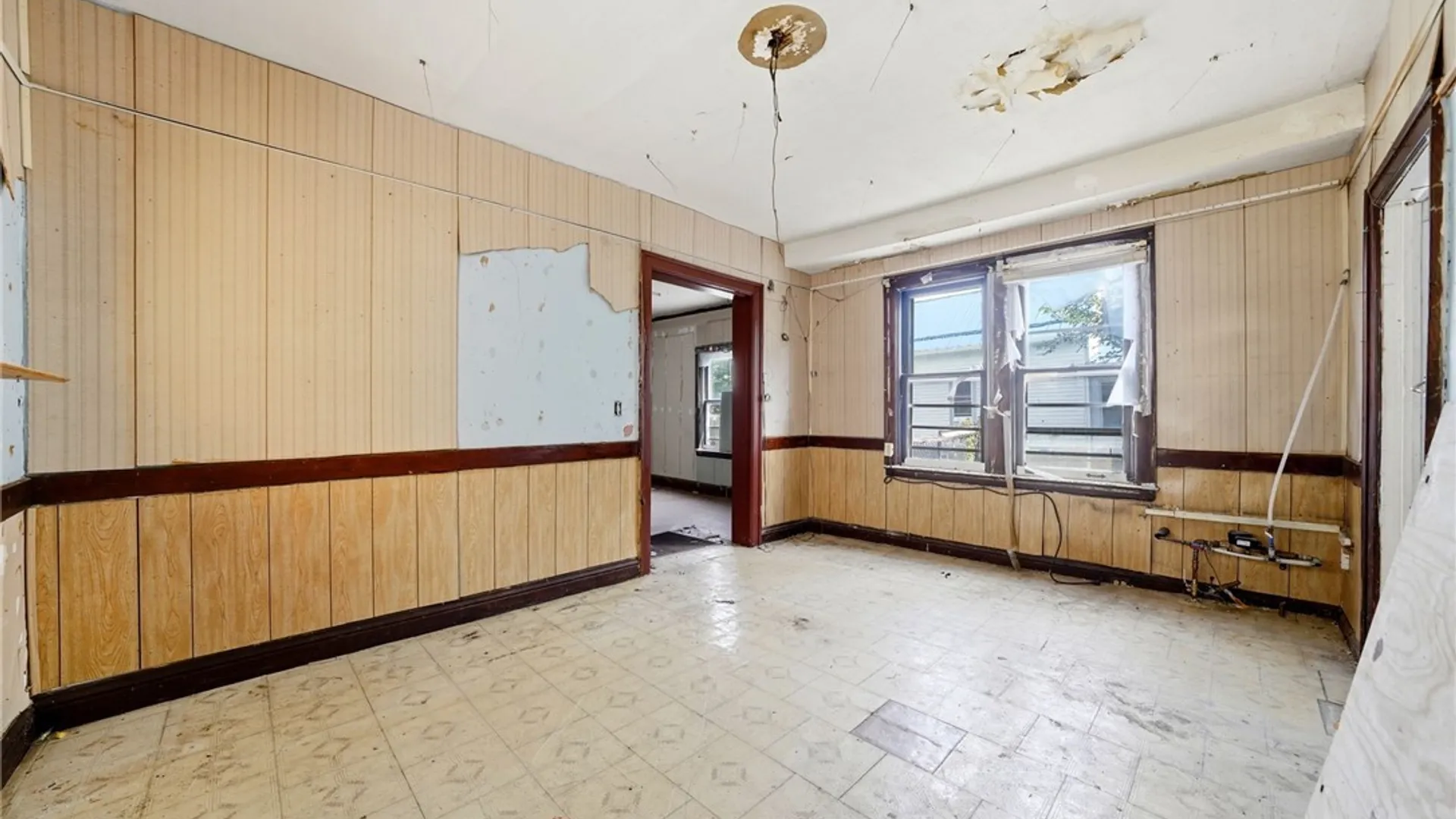 Property at 252 15th Street, Buffalo, NY 14213 12