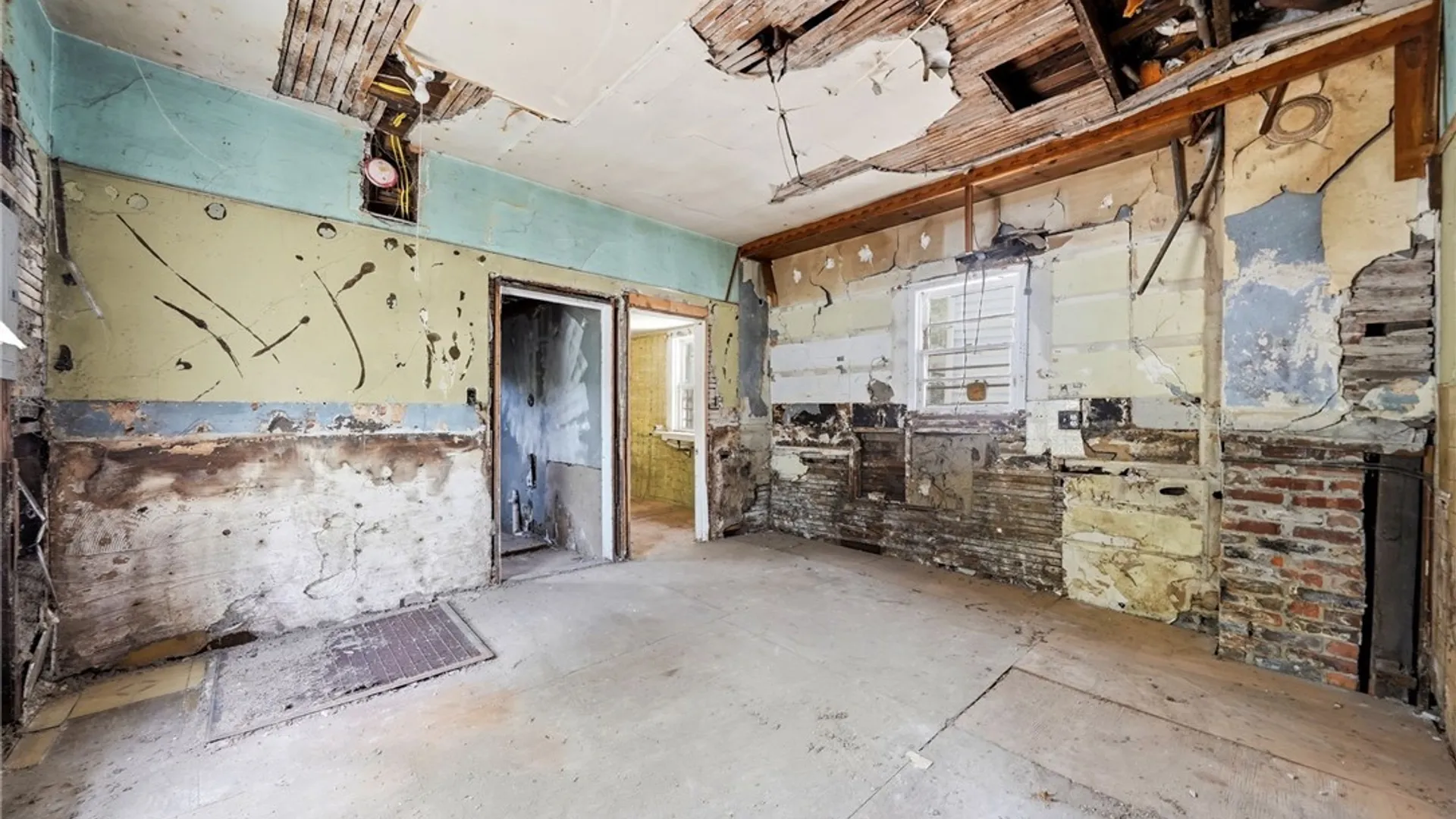 Property at 252 15th Street, Buffalo, NY 14213 13