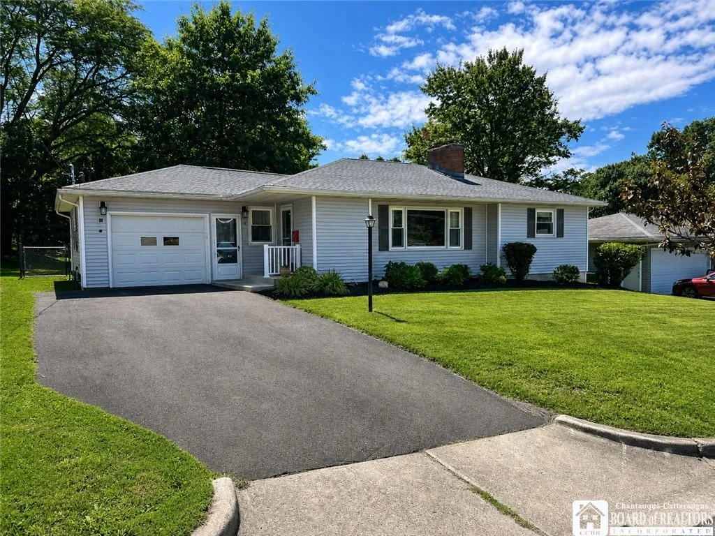Property at 15 Hilldale Avenue, Jamestown, NY 14701